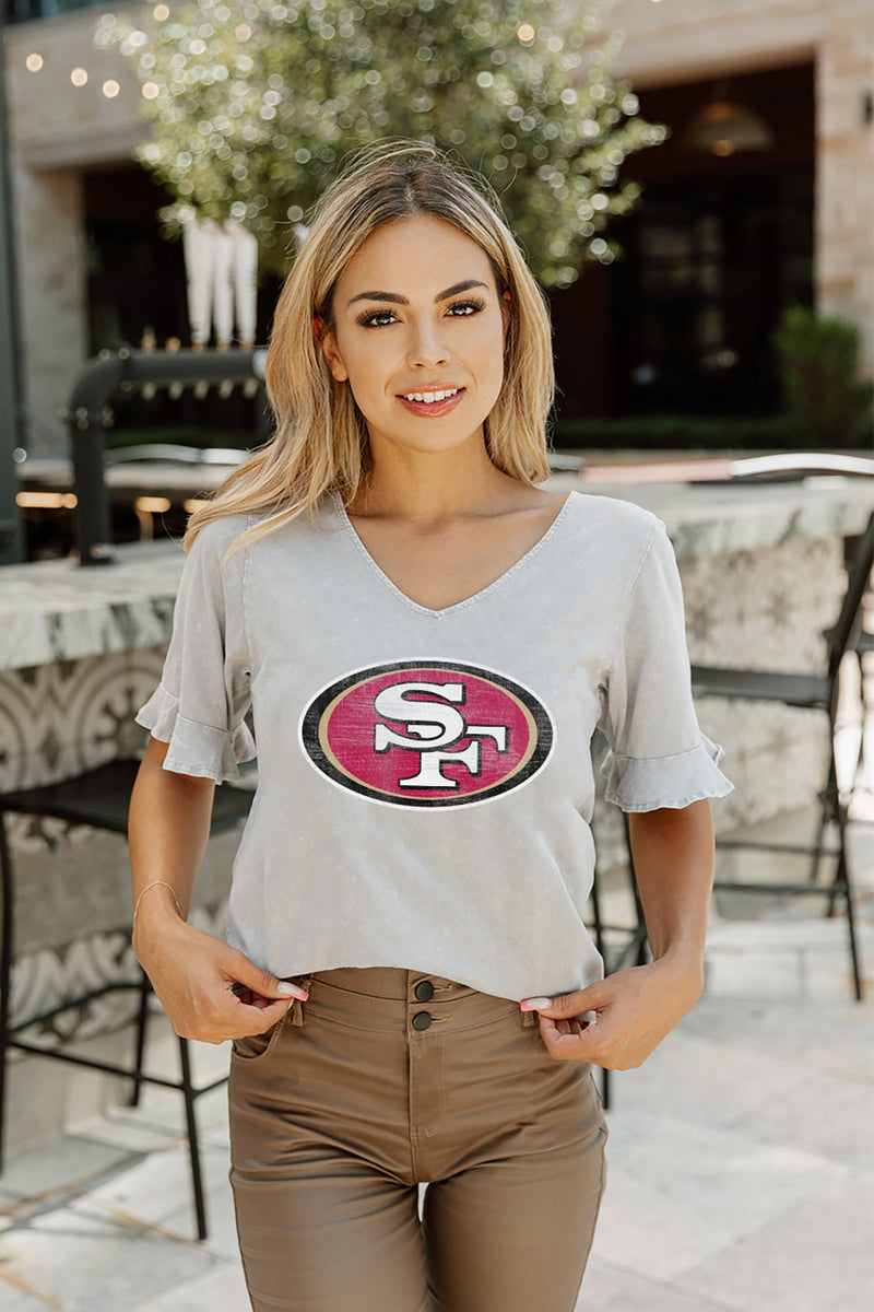 SAN FRANCISCO 49ERS GRIDIRON GLAM SHORT SLEEVE CROP TEE WITH SPORT STRIPE  DETAIL