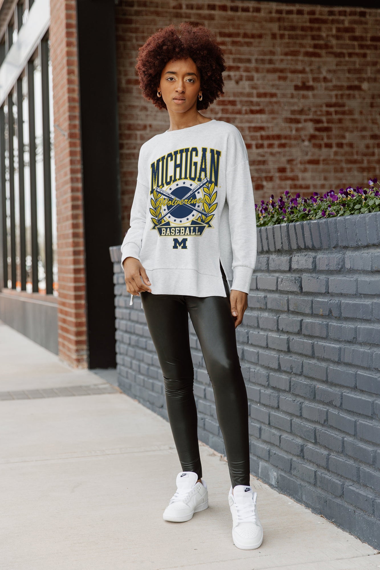 MICHIGAN WOLVERINES BASES LOADED SIDE SLIT PULLOVER