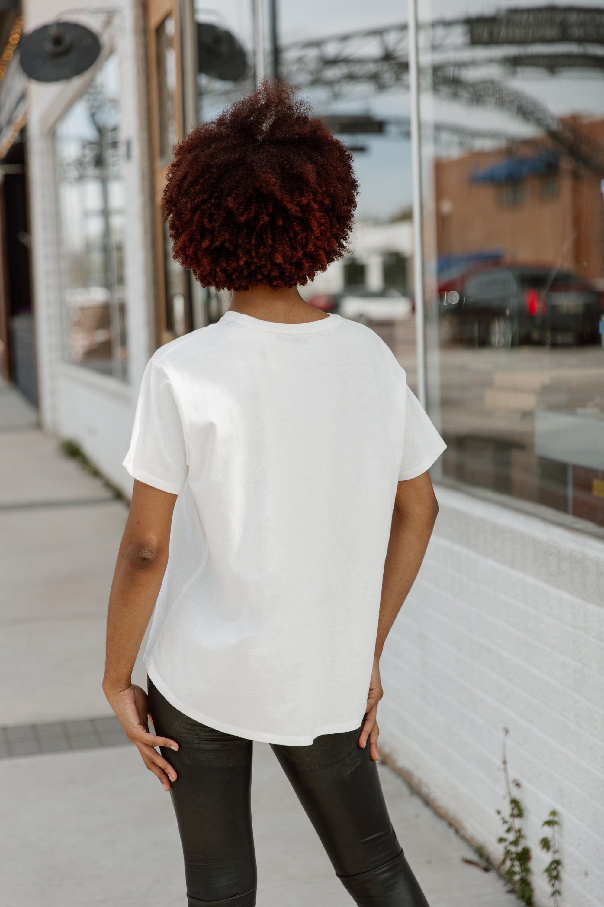 CLAFLIN PANTHERS AROUND WE GO SHORT SLEEVE FLOWY TEE