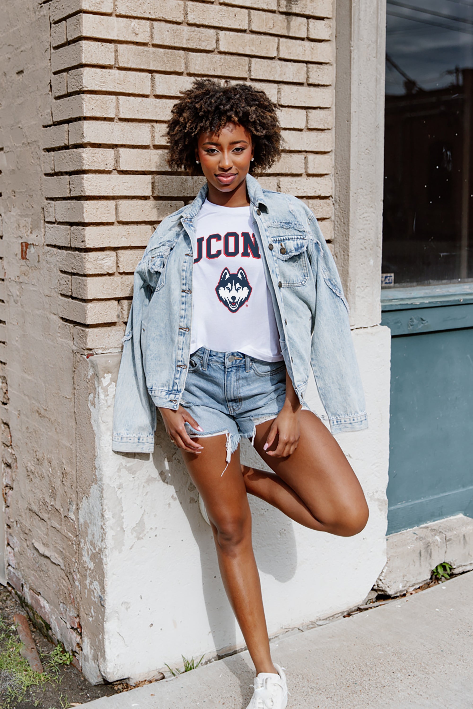 UCONN HUSKIES AROUND WE GO SHORT SLEEVE FLOWY TEE