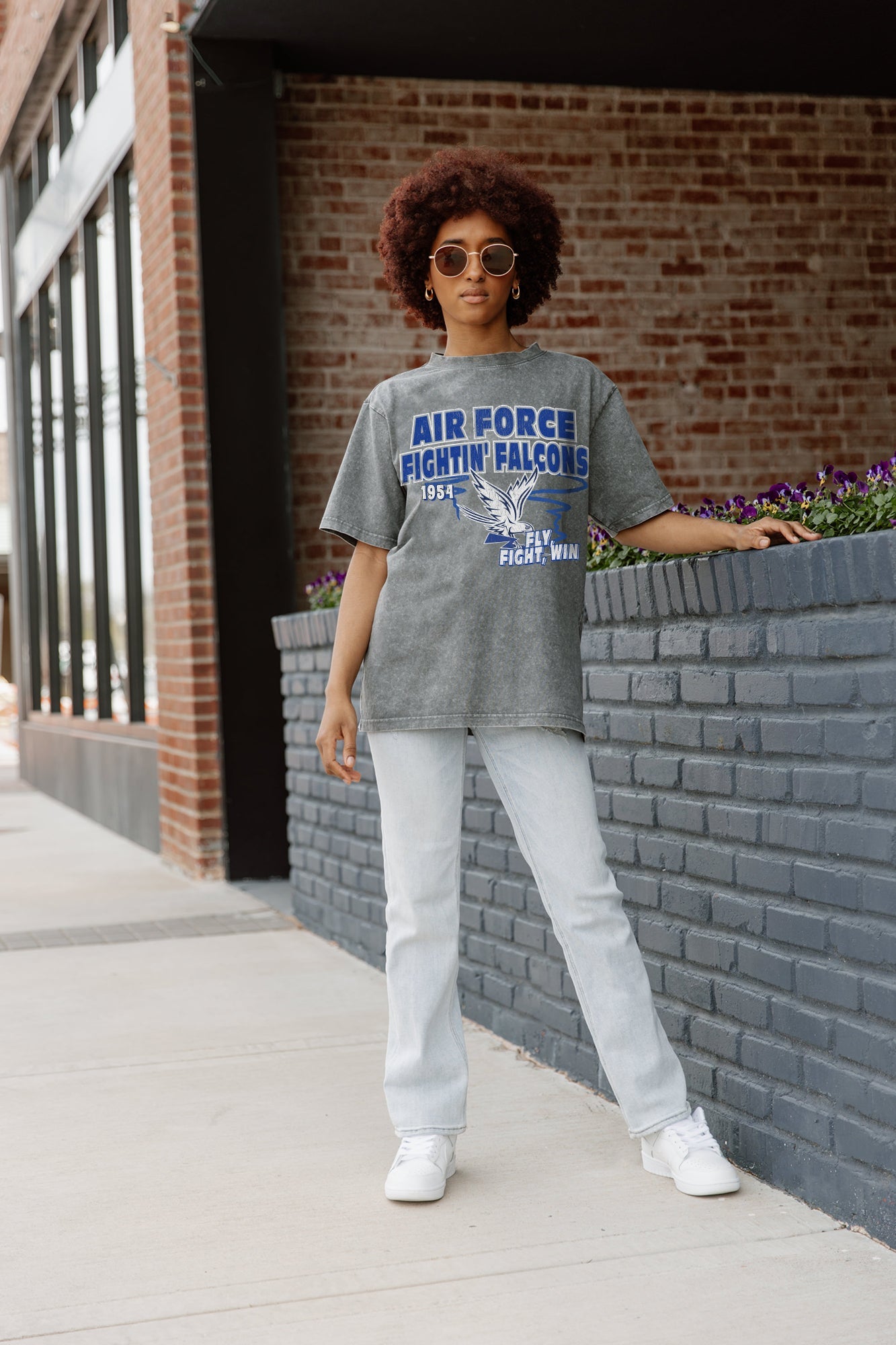 AIR FORCE FALCONS KEEP THE LEAD OVERSIZED CREWNECK TEE