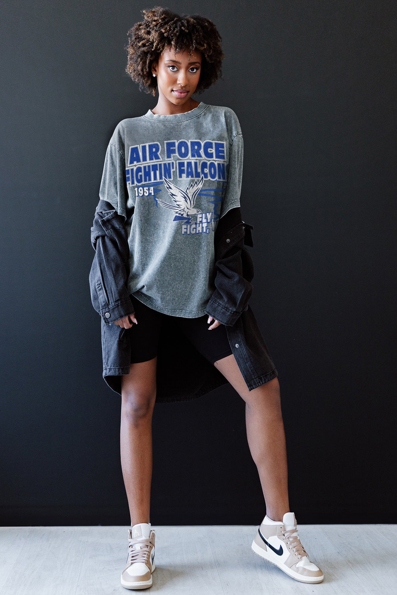 AIR FORCE FALCONS KEEP THE LEAD OVERSIZED CREWNECK TEE