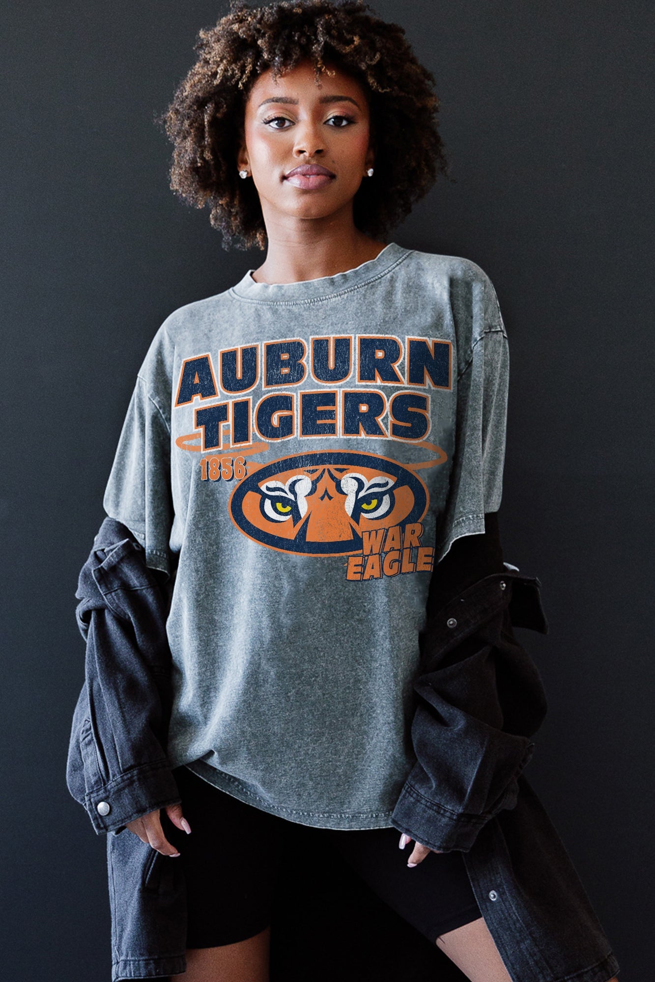 AUBURN TIGERS KEEP THE LEAD OVERSIZED CREWNECK TEE