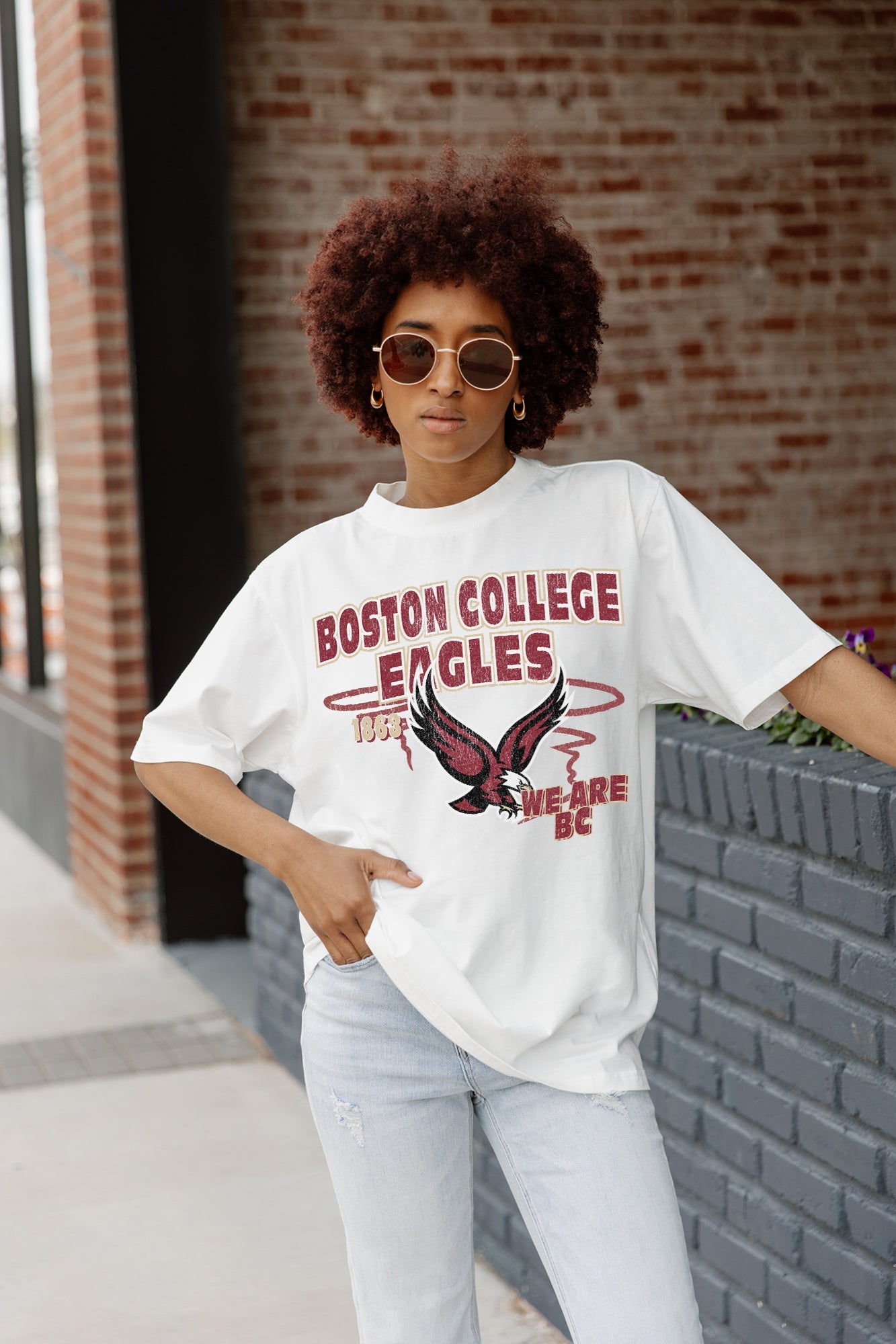 BOSTON COLLEGE EAGLES IN THE LEAD OVERSIZED CREWNECK TEE