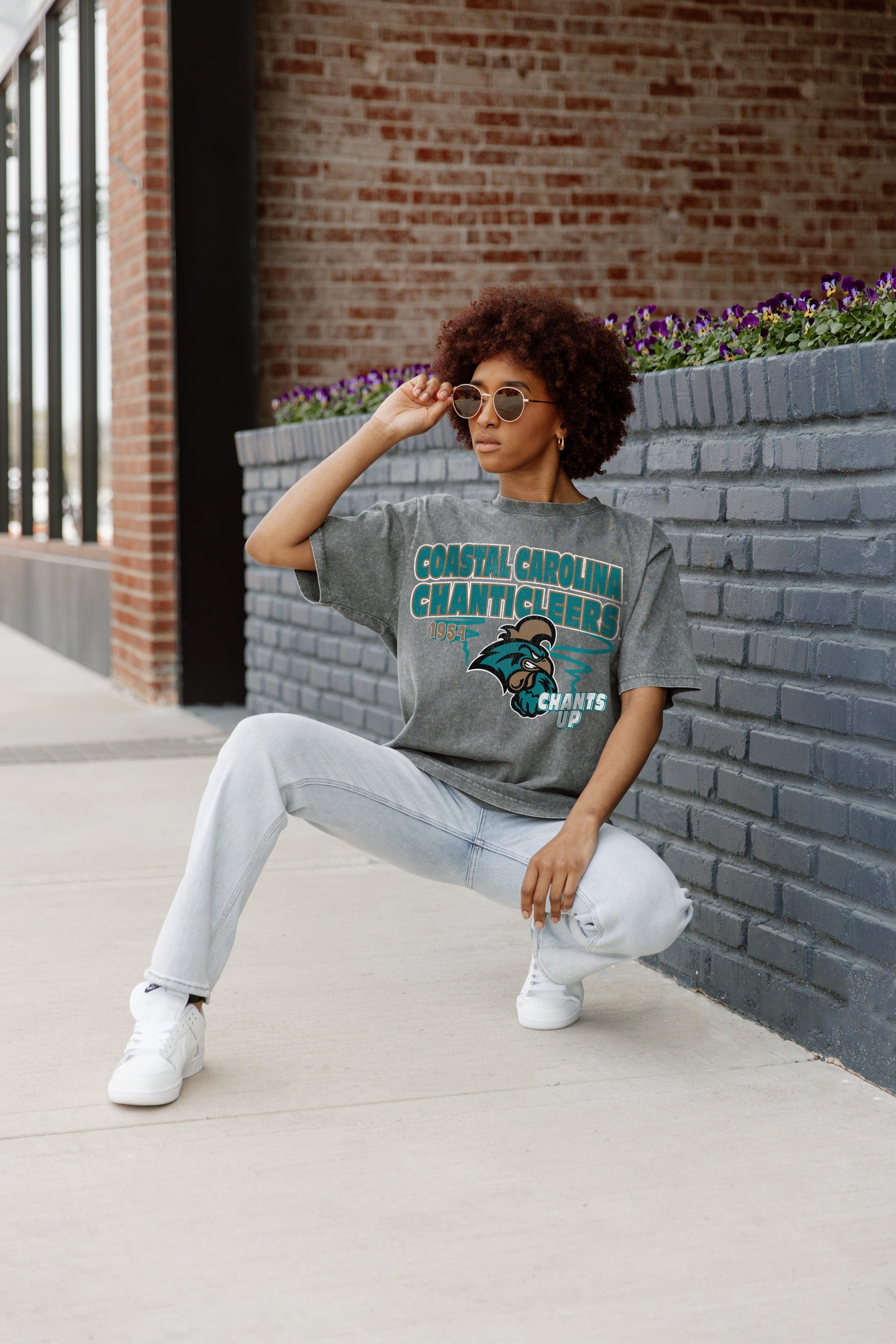 COASTAL CAROLINA CHANTICLEERS KEEP THE LEAD OVERSIZED CREWNECK TEE