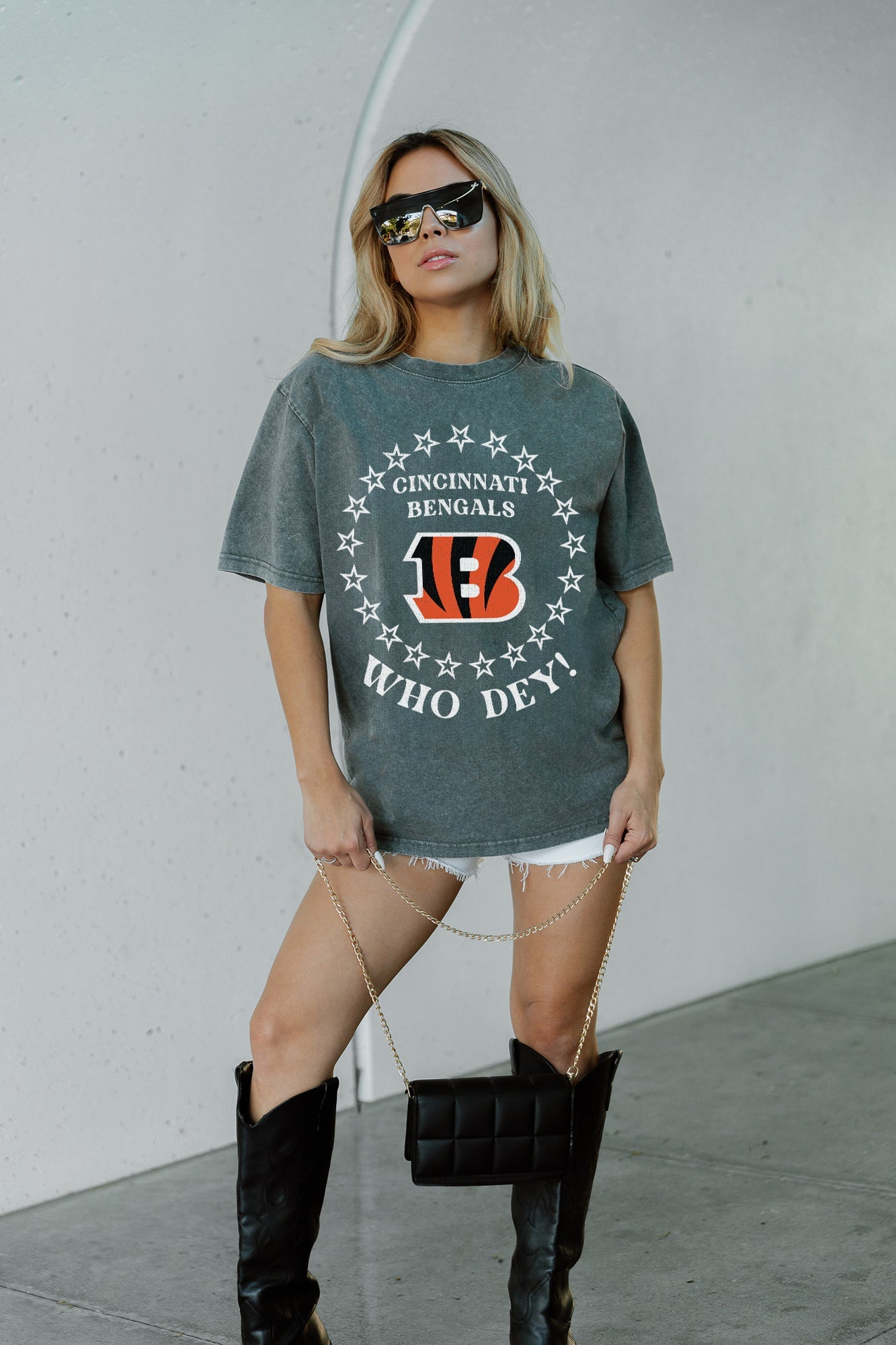 CINCINNATI BENGALS BRIGHTEST STAR OVERSIZED CREWNECK TEE