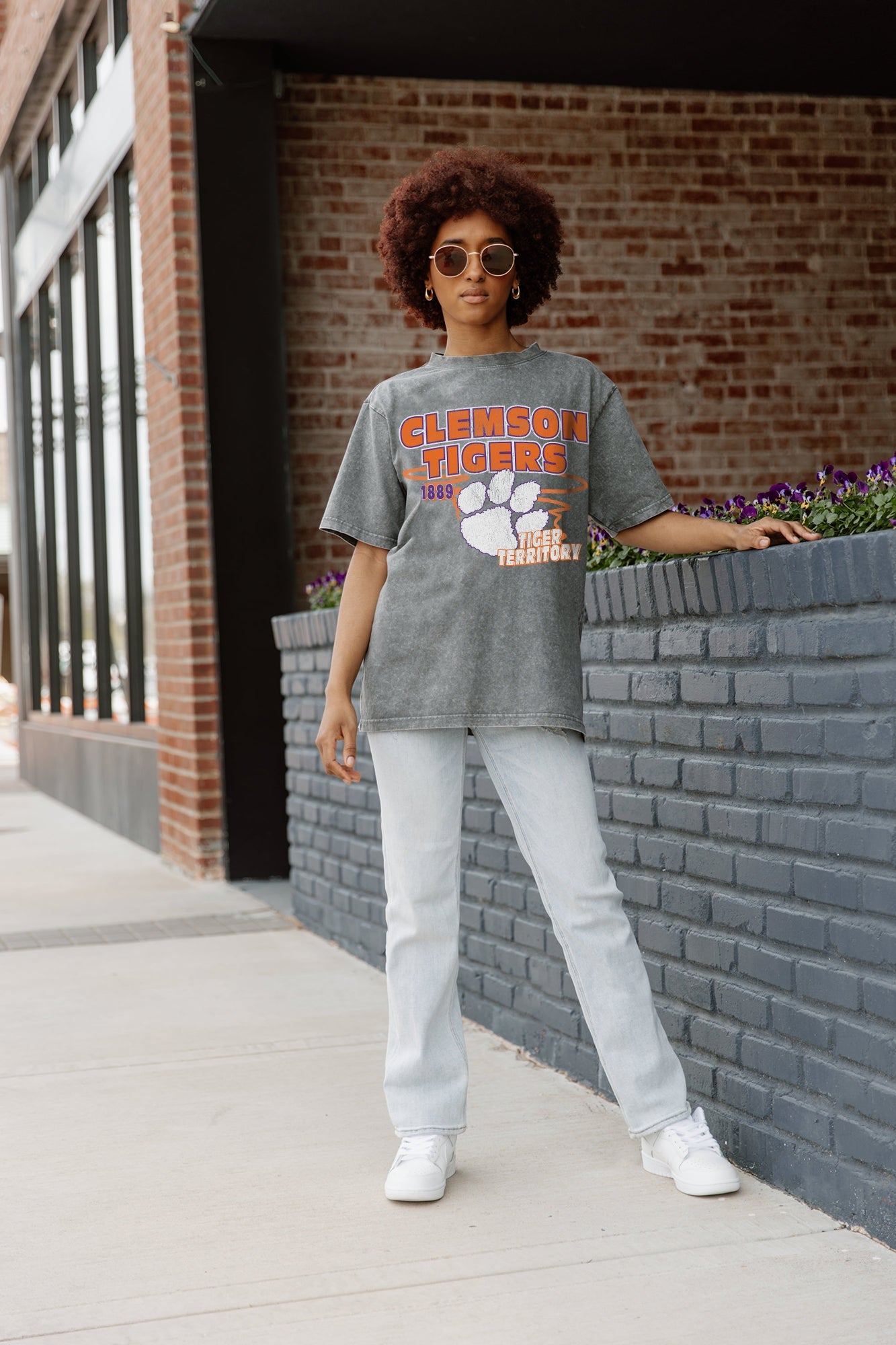 CLEMSON TIGERS KEEP THE LEAD OVERSIZED CREWNECK TEE