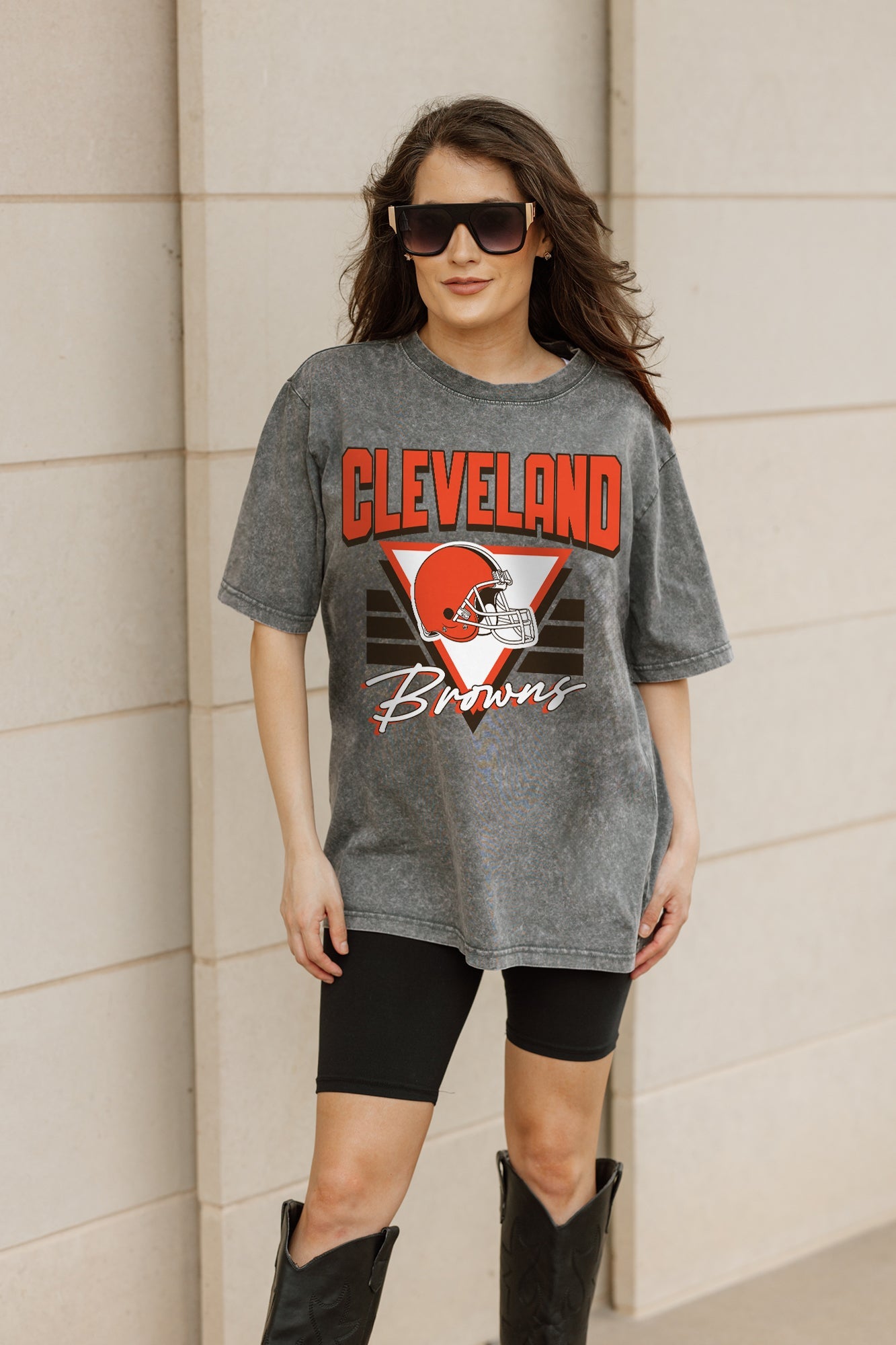 CLEVELAND BROWNS PLAY IT FORWARD OVERSIZED CREWNECK TEE