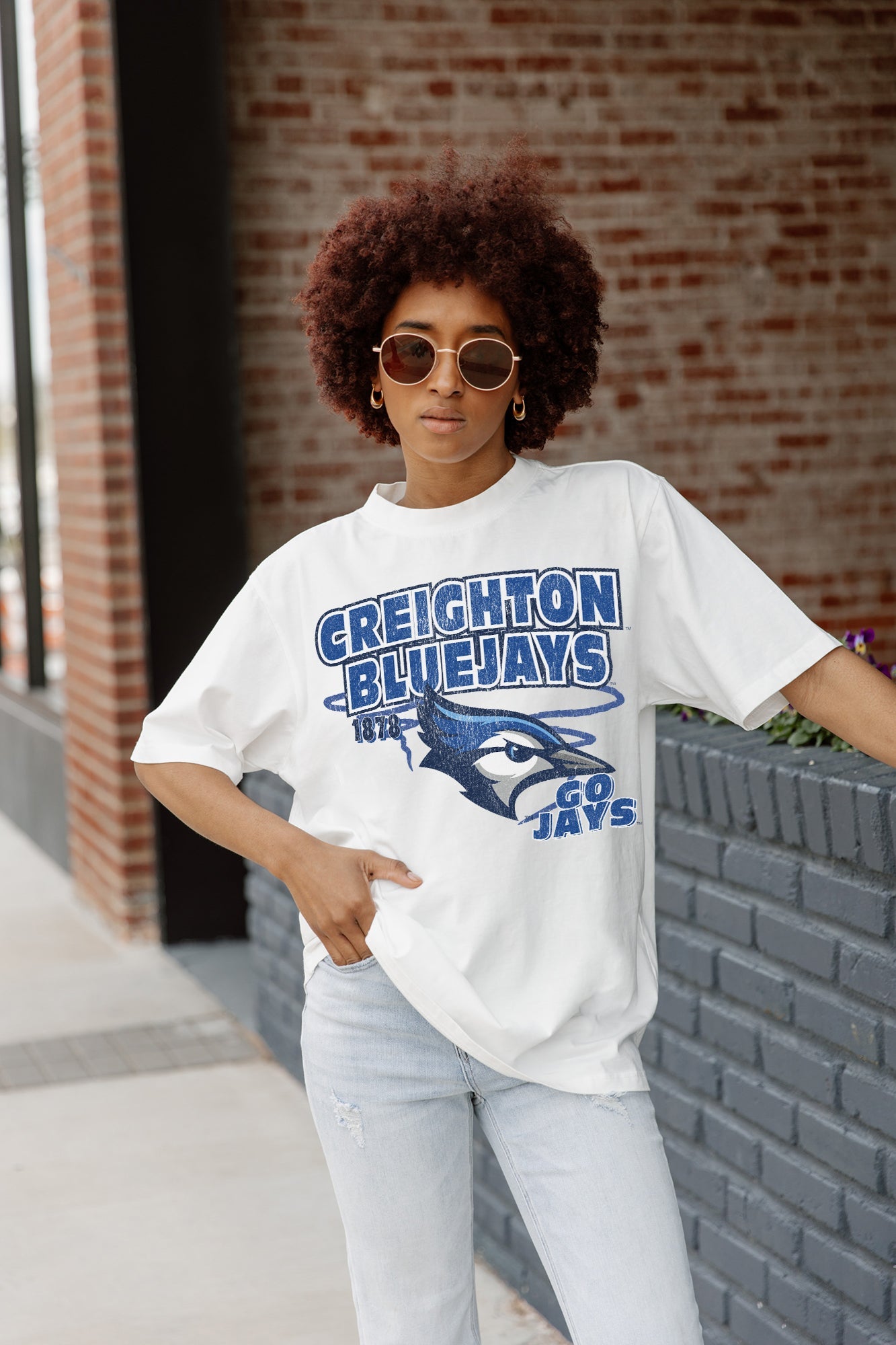 CREIGHTON BLUEJAYS IN THE LEAD OVERSIZED CREWNECK TEE