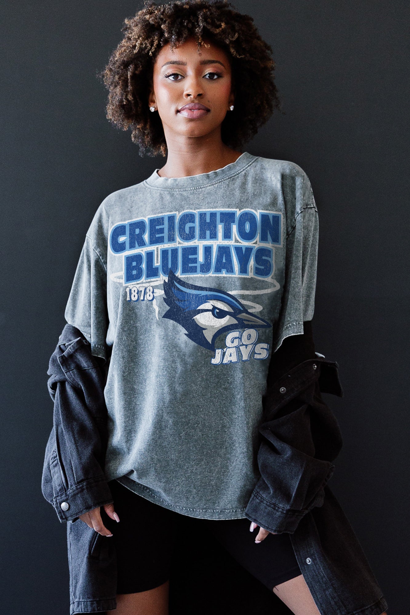 CREIGHTON BLUEJAYS KEEP THE LEAD OVERSIZED CREWNECK TEE