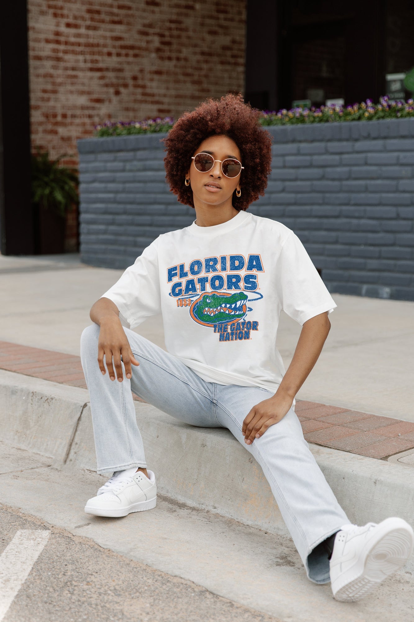 FLORIDA GATORS IN THE LEAD OVERSIZED CREWNECK TEE