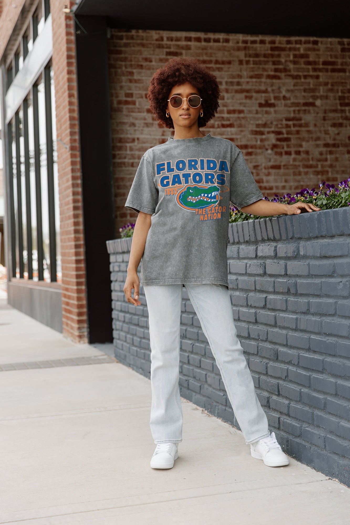 FLORIDA GATORS KEEP THE LEAD OVERSIZED CREWNECK TEE