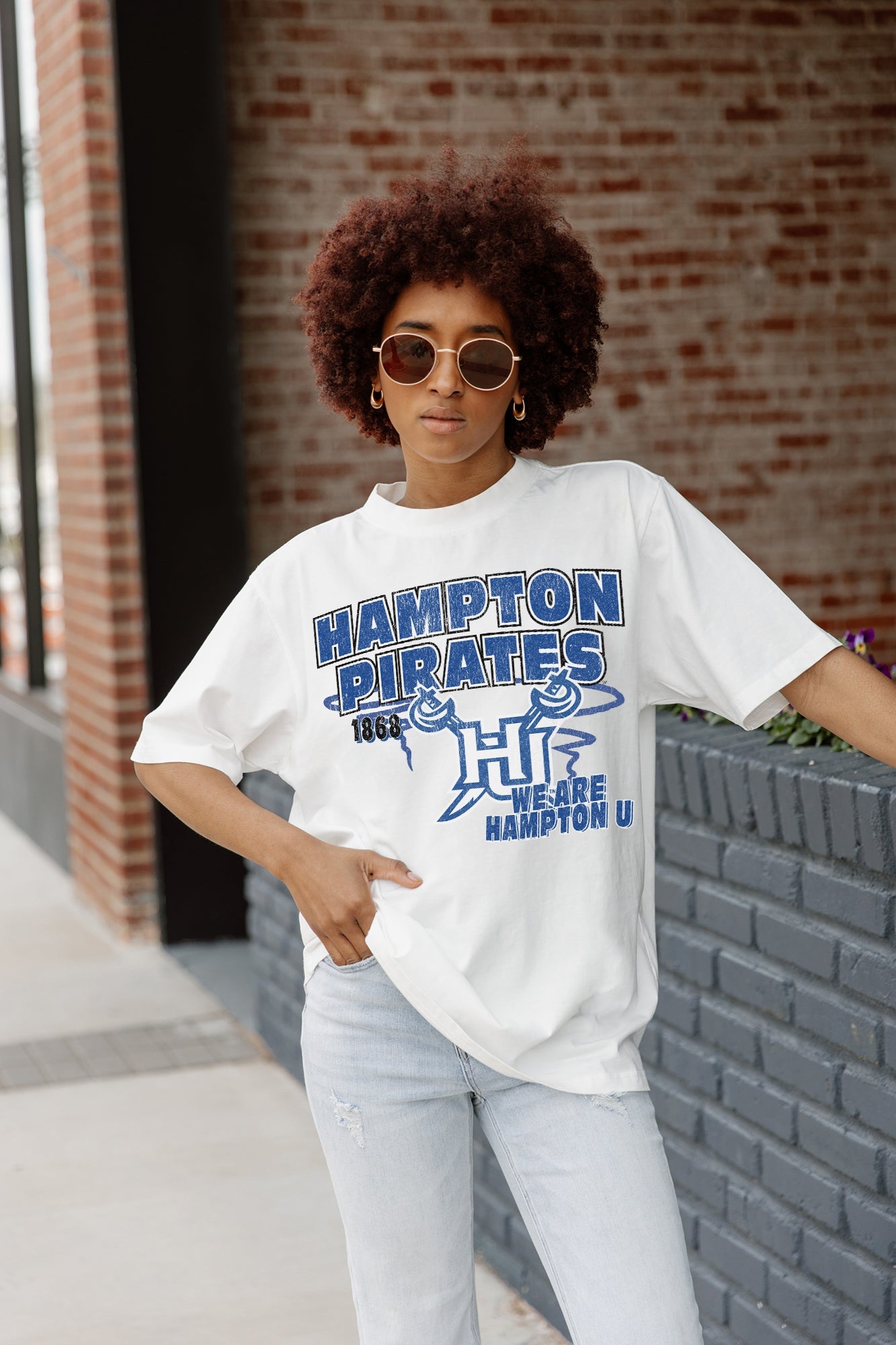 HAMPTON PIRATES IN THE LEAD OVERSIZED CREWNECK TEE