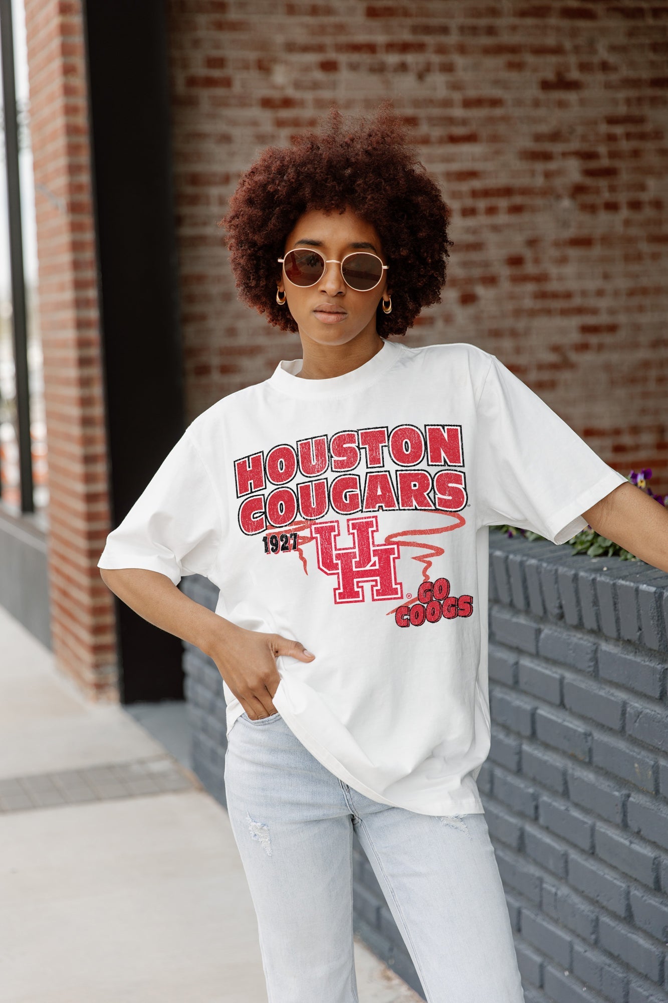 HOUSTON COUGARS IN THE LEAD OVERSIZED CREWNECK TEE