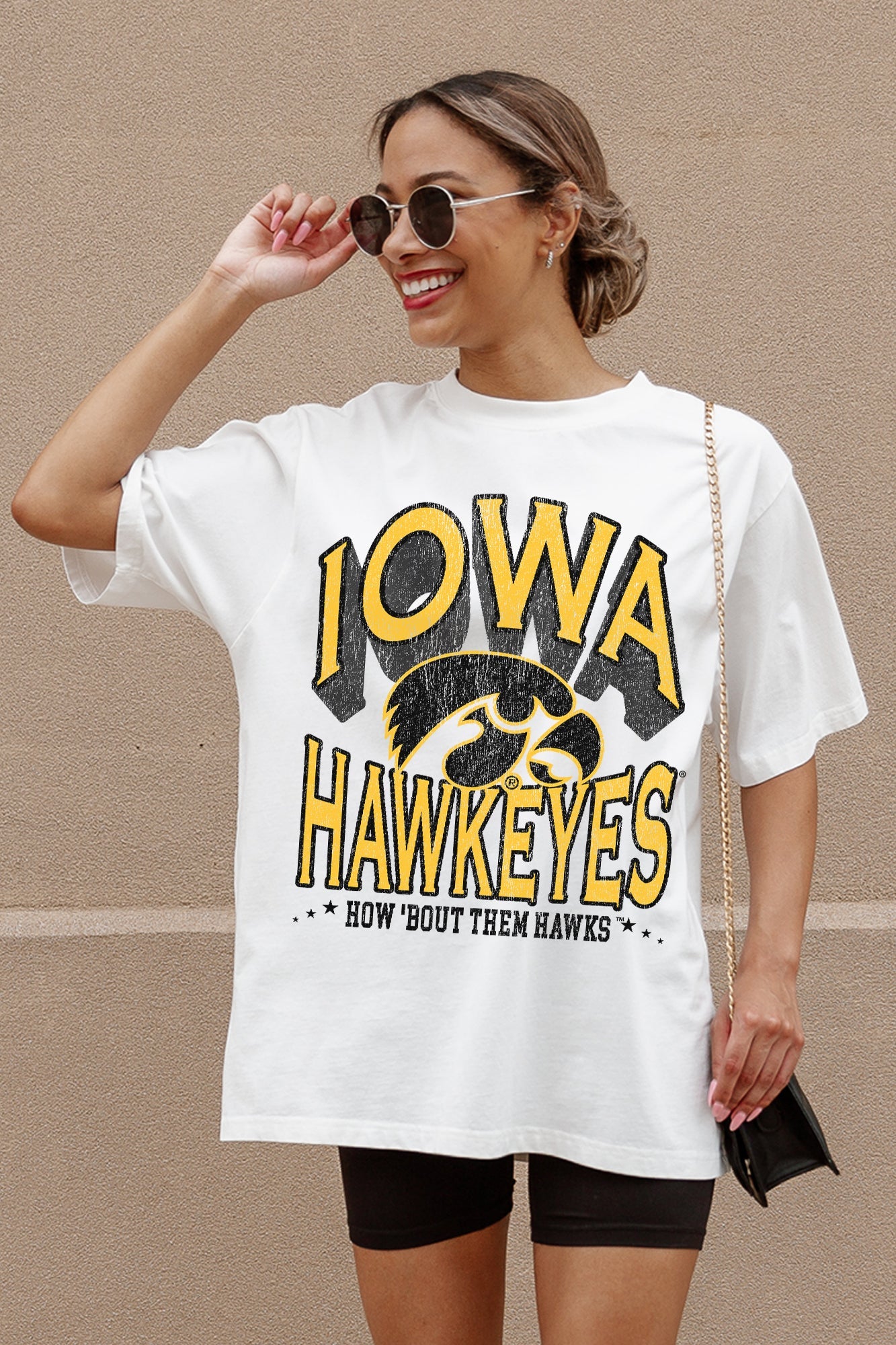 IOWA HAWKEYES SHAKEDOWN OVERSIZED CREWNECK TEE