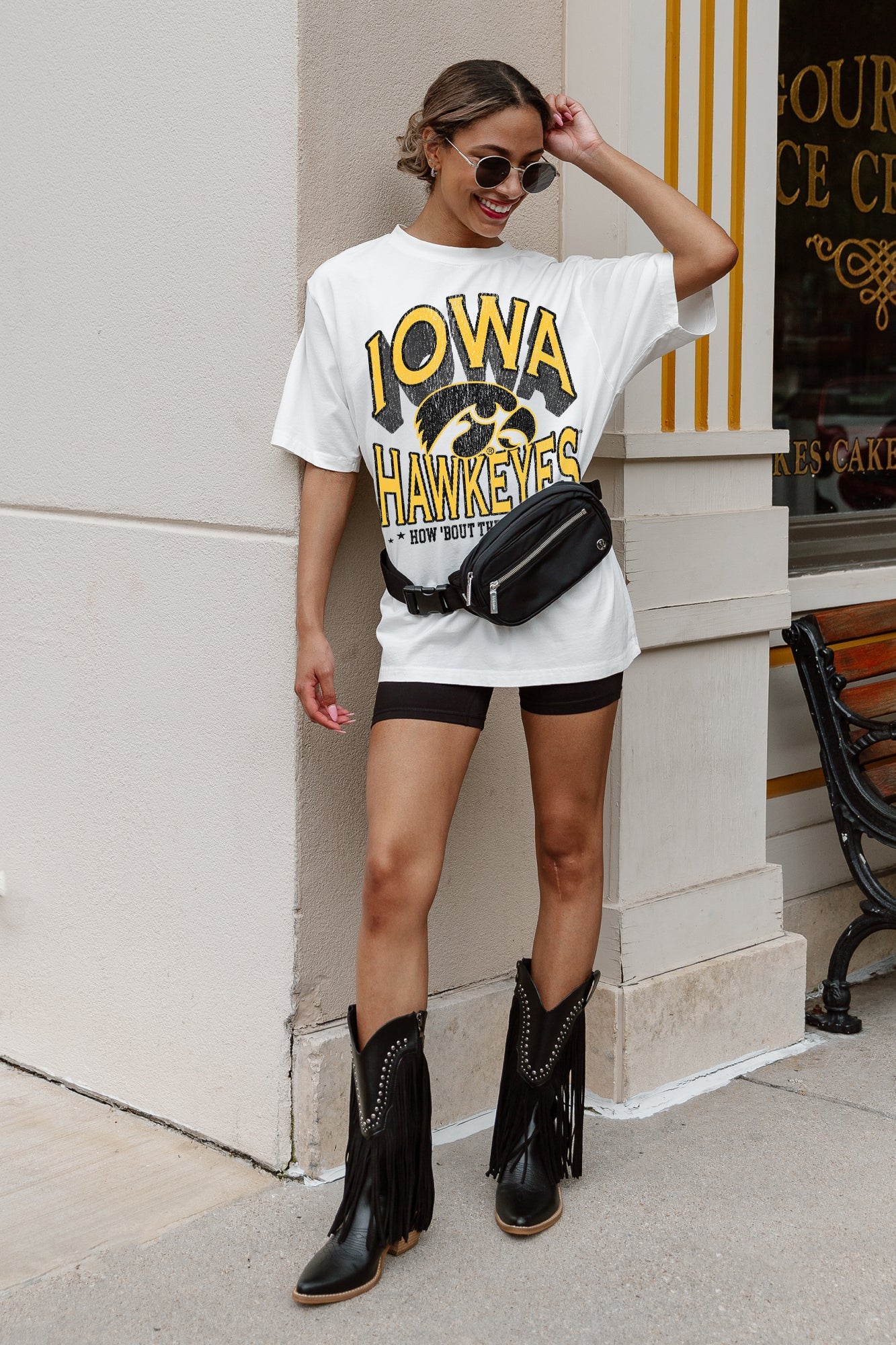 IOWA HAWKEYES SHAKEDOWN OVERSIZED CREWNECK TEE