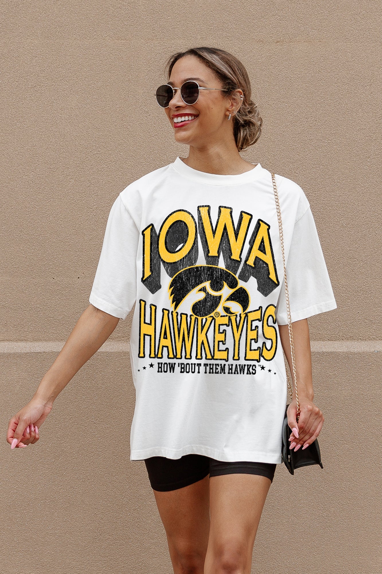 IOWA HAWKEYES SHAKEDOWN OVERSIZED CREWNECK TEE