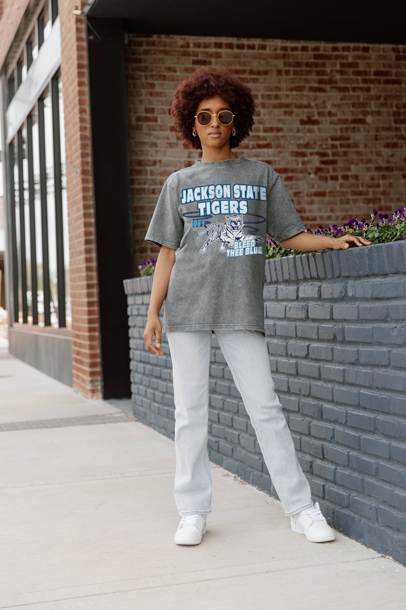 JACKSON STATE TIGERS KEEP THE LEAD OVERSIZED CREWNECK TEE