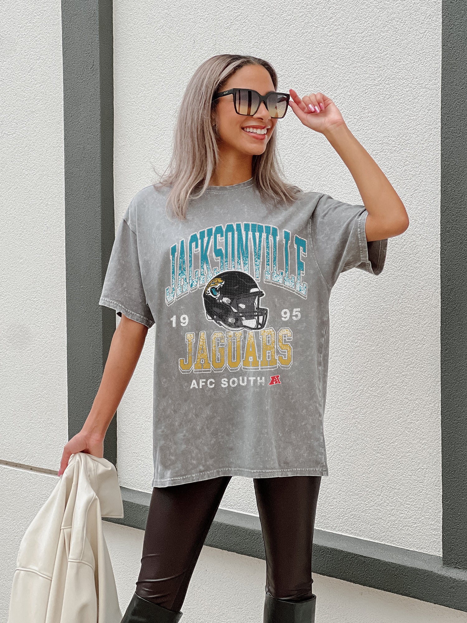 Jacksonville Jaguars Women Plus Size 3X Screened V-Neck T-Shirt