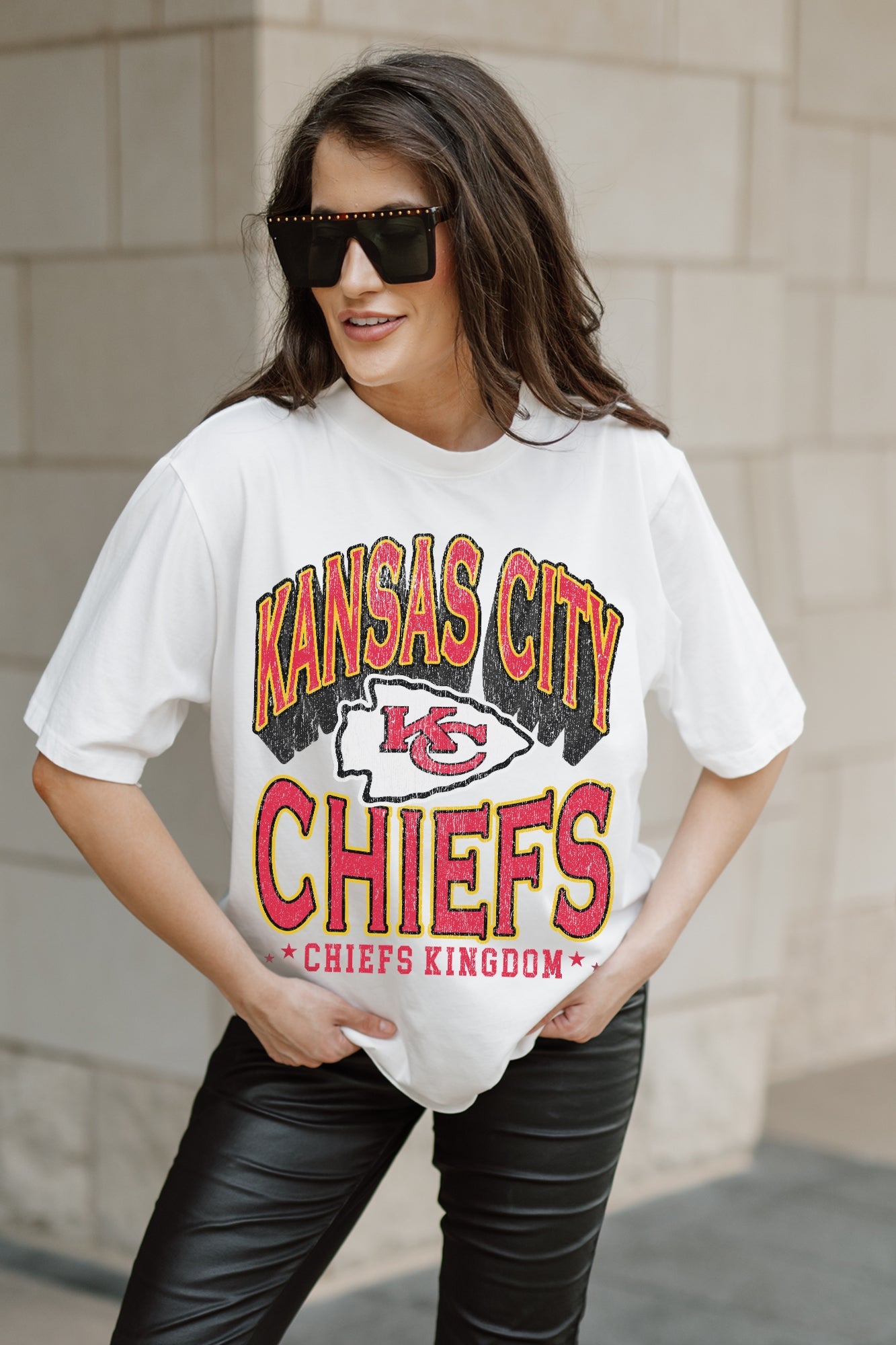 KANSAS CITY CHIEFS SHAKEDOWN OVERSIZED CREWNECK TEE