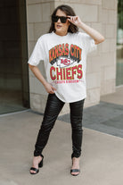 KANSAS CITY CHIEFS SHAKEDOWN OVERSIZED CREWNECK TEE