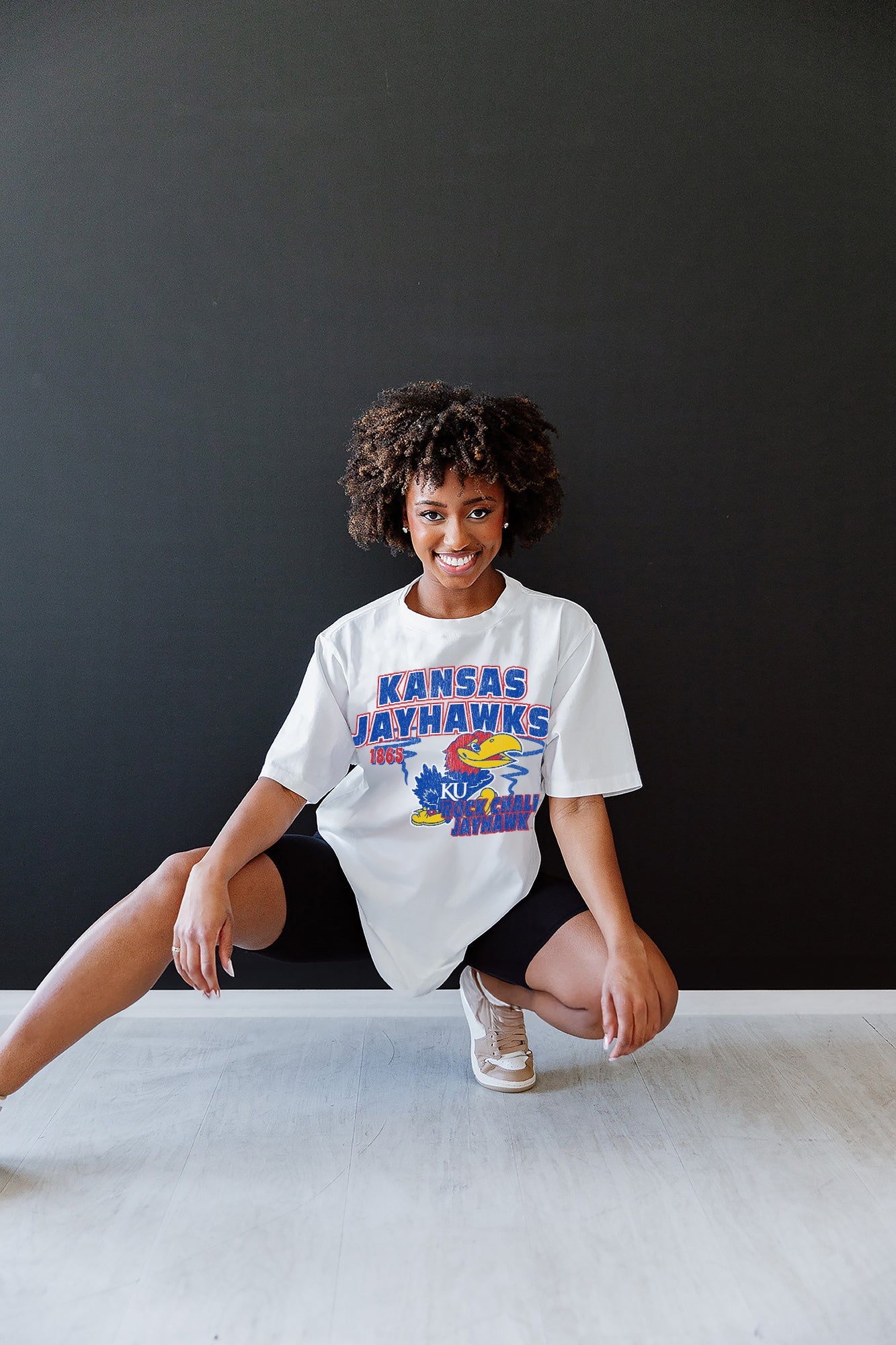 KANSAS JAYHAWKS IN THE LEAD OVERSIZED CREWNECK TEE