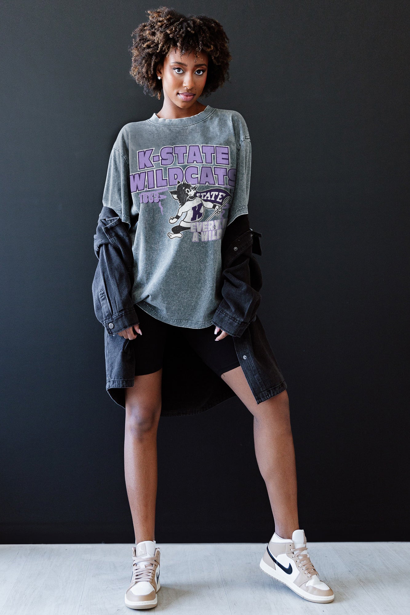 KANSAS STATE WILDCATS KEEP THE LEAD OVERSIZED CREWNECK TEE