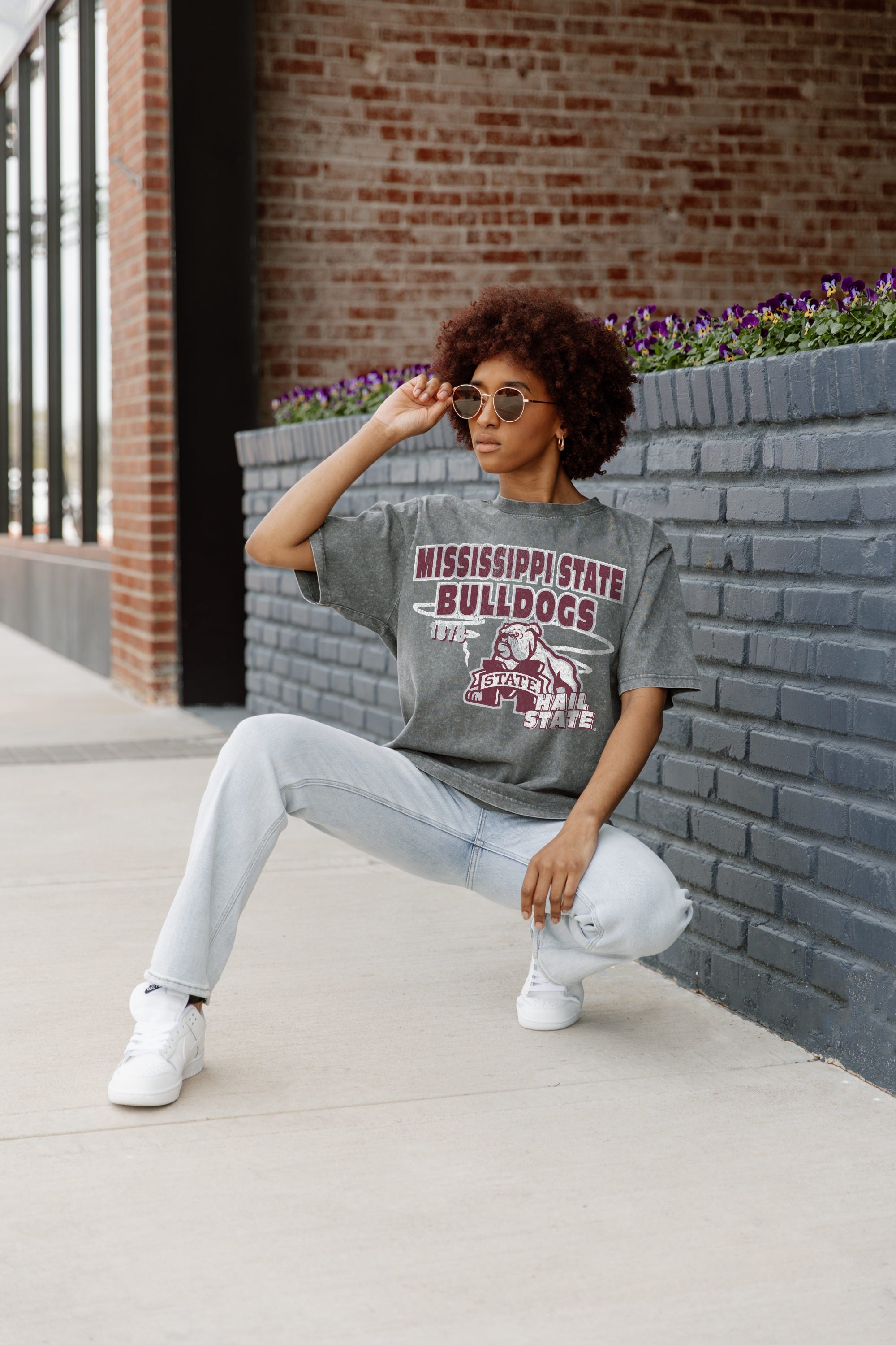 MISSISSIPPI STATE BULLDOGS KEEP THE LEAD OVERSIZED CREWNECK TEE