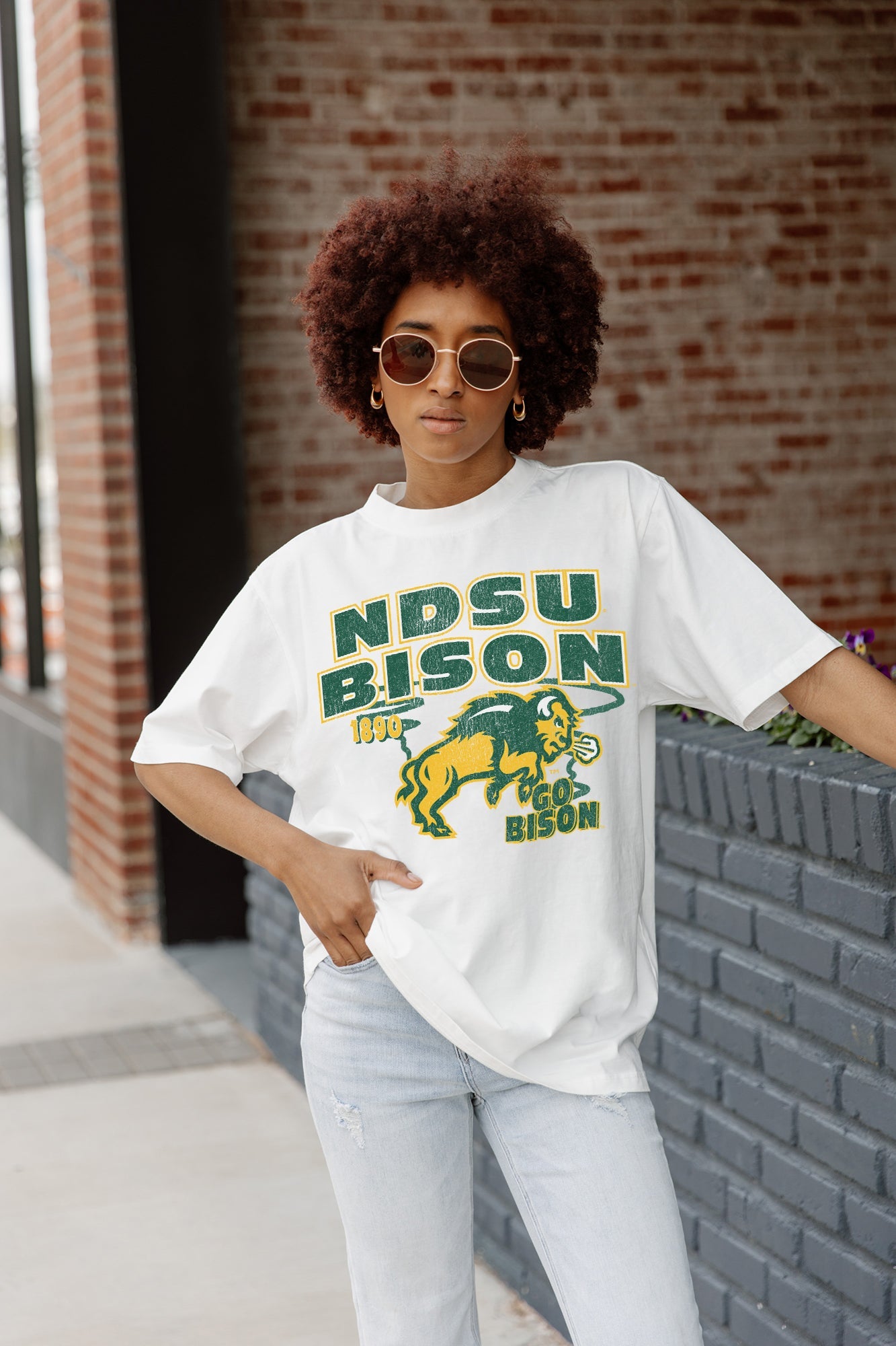 NORTH DAKOTA STATE BISON IN THE LEAD OVERSIZED CREWNECK TEE