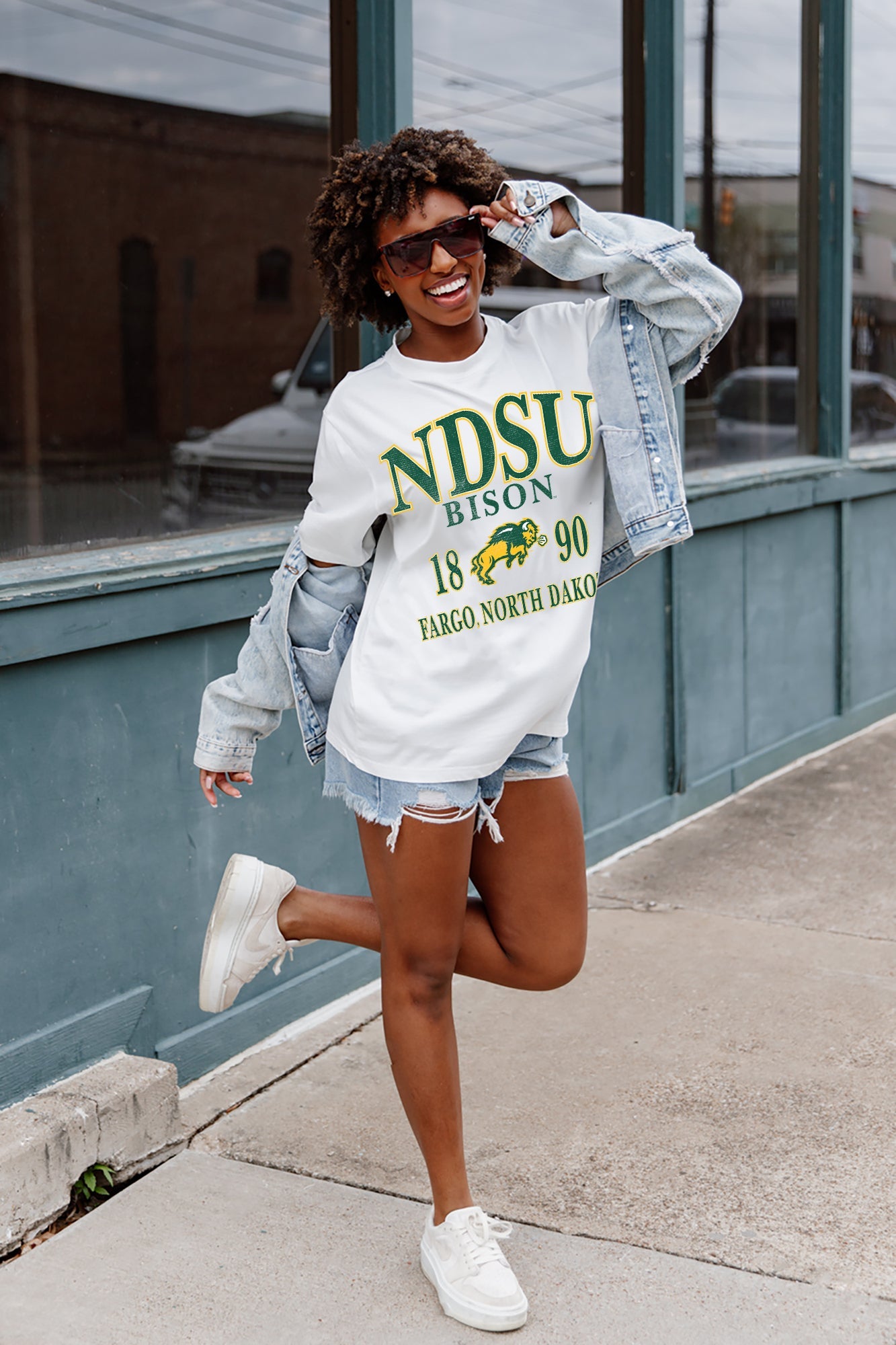 NORTH DAKOTA STATE BISON UNITY OVERSIZED CREWNECK TEE