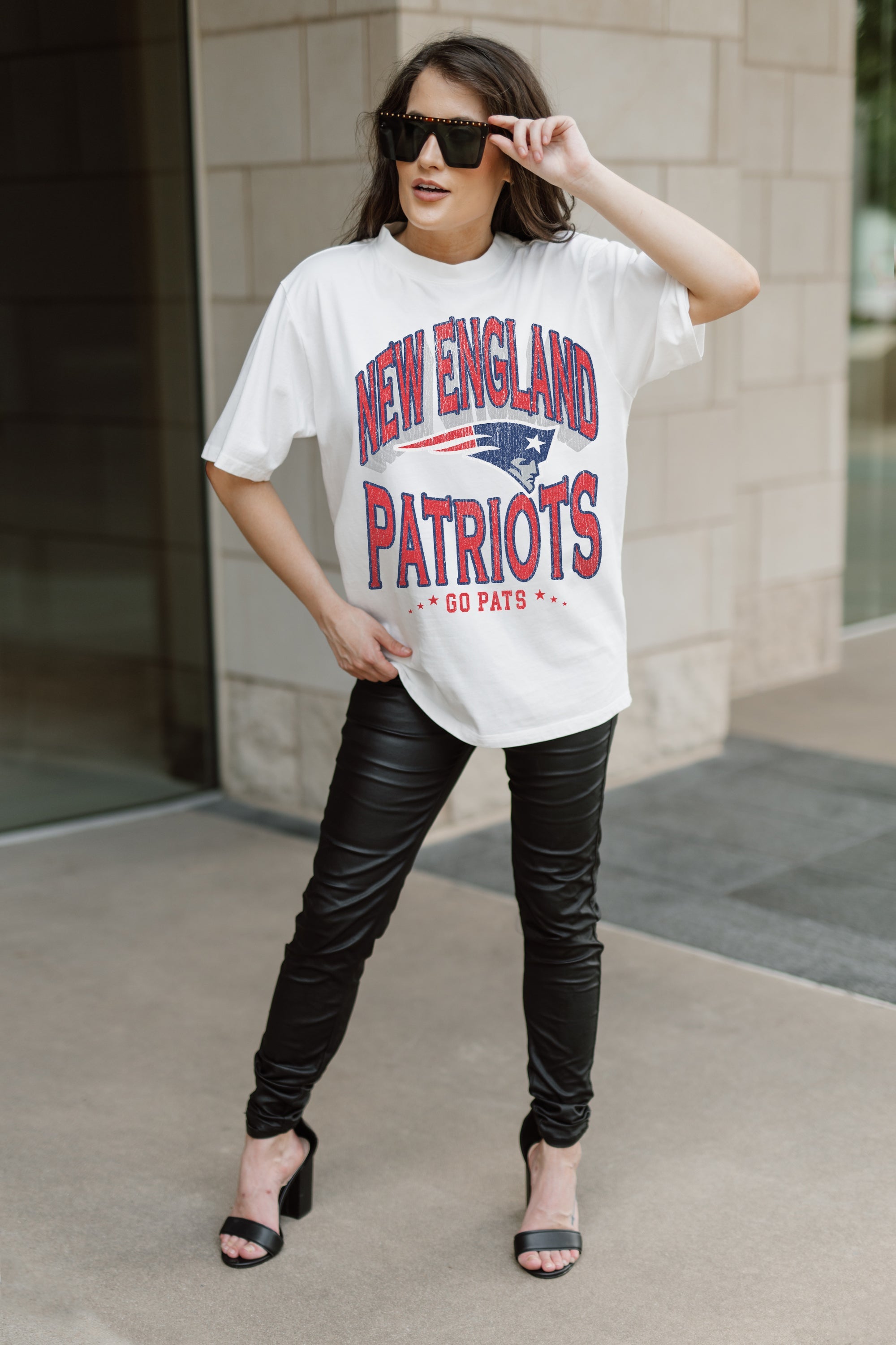 NEW ENGLAND PATRIOTS SHAKEDOWN OVERSIZED CREWNECK TEE