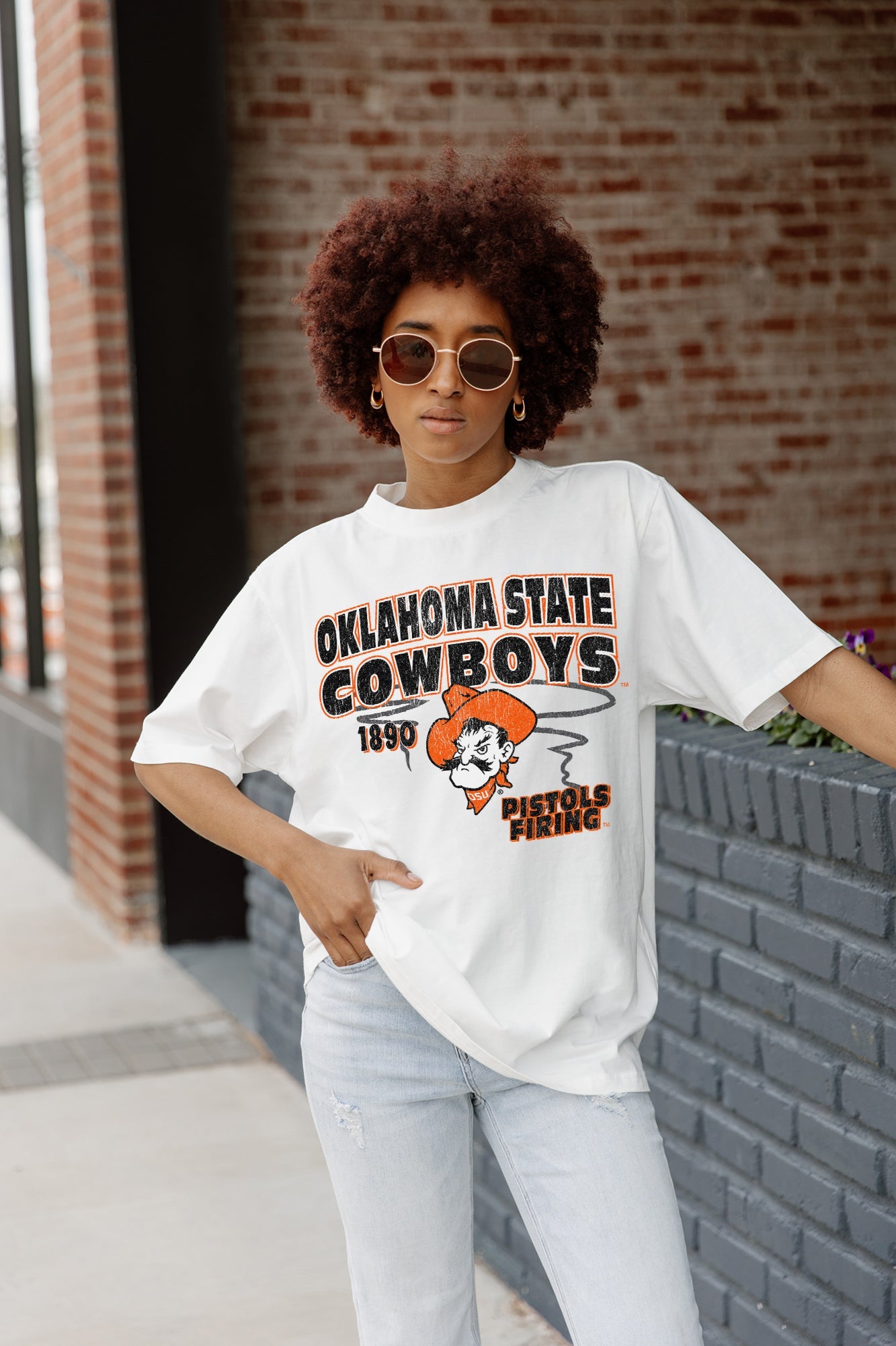 OKLAHOMA STATE COWBOYS IN THE LEAD OVERSIZED CREWNECK TEE