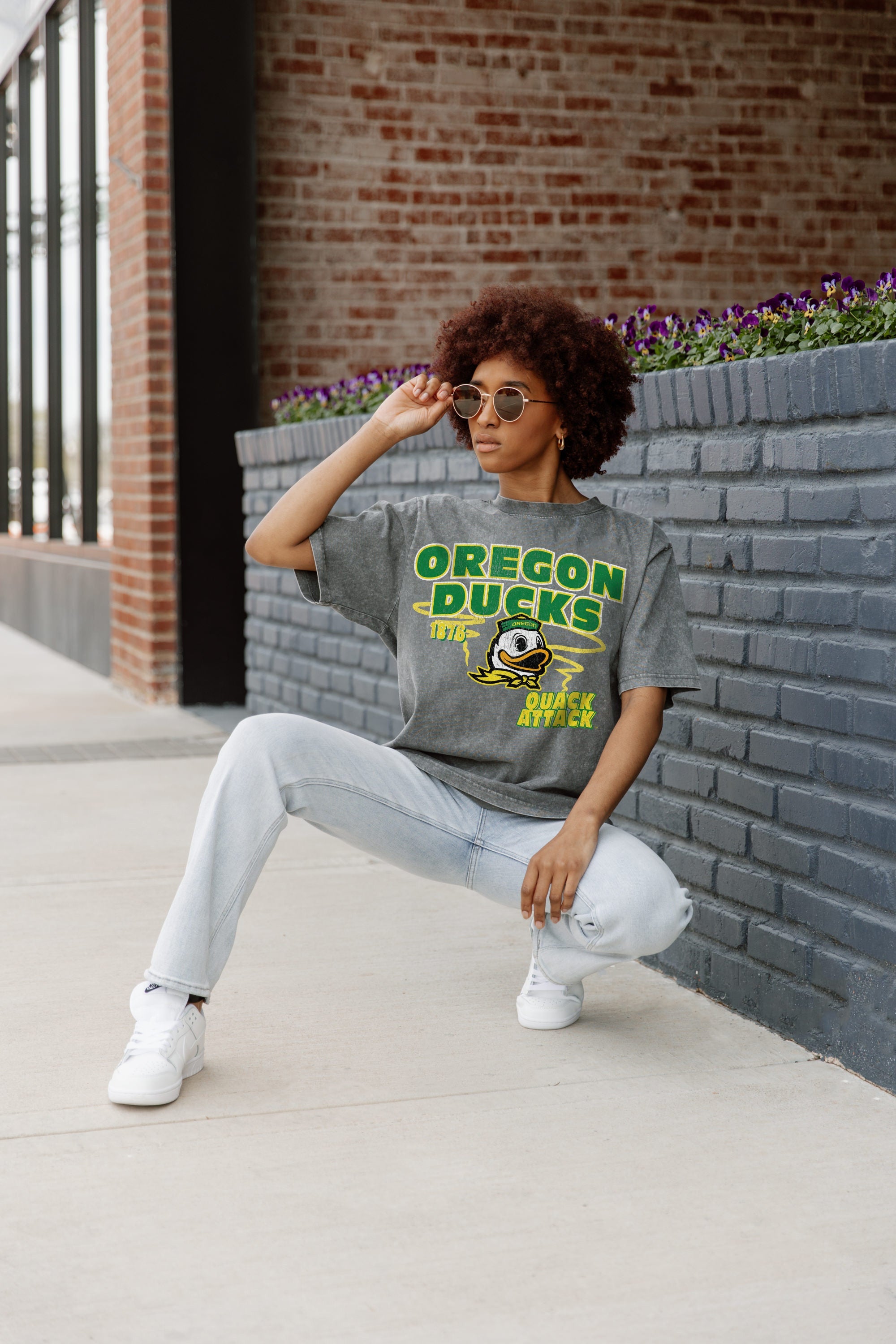 OREGON DUCKS KEEP THE LEAD OVERSIZED CREWNECK TEE