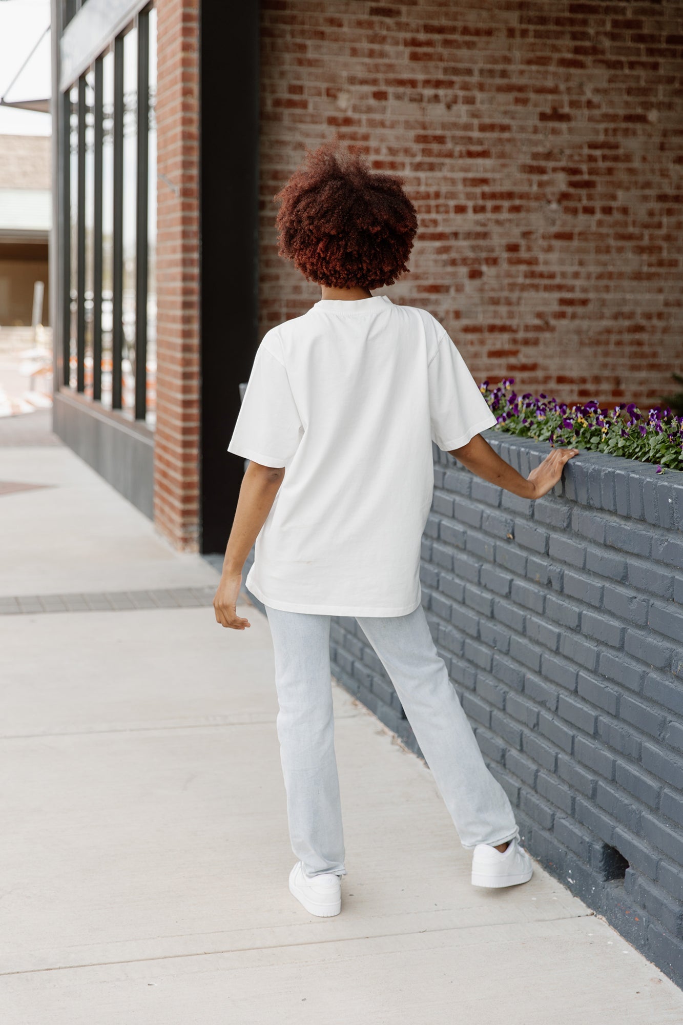 PEPPERDINE WAVES IN THE LEAD OVERSIZED CREWNECK TEE