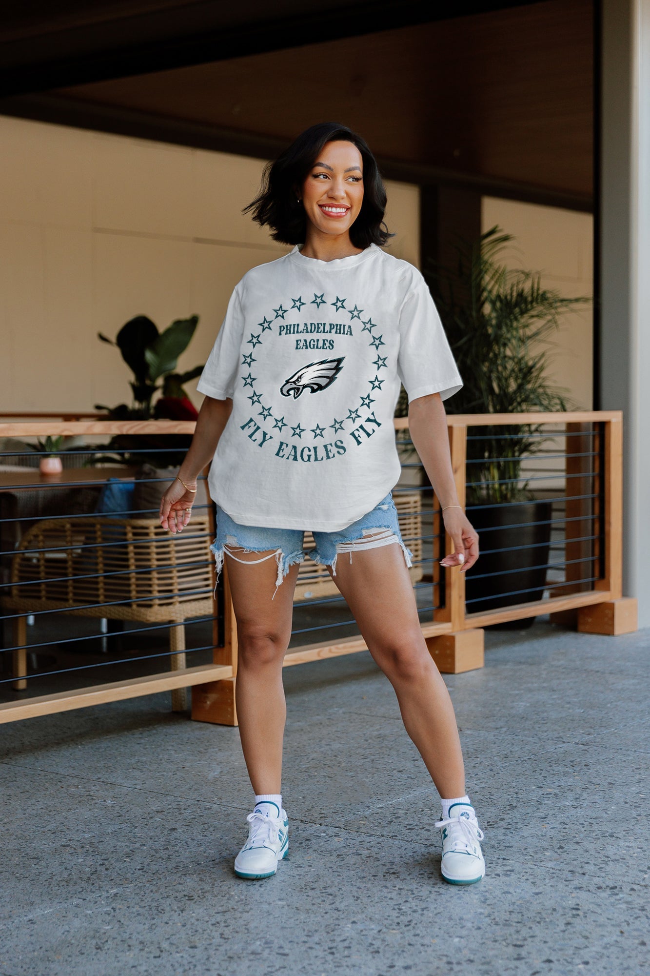 PHILADELPHIA EAGLES ON POINT OVERSIZED CREWNECK TEE