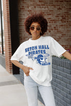 SETON HALL PIRATES IN THE LEAD OVERSIZED CREWNECK TEE