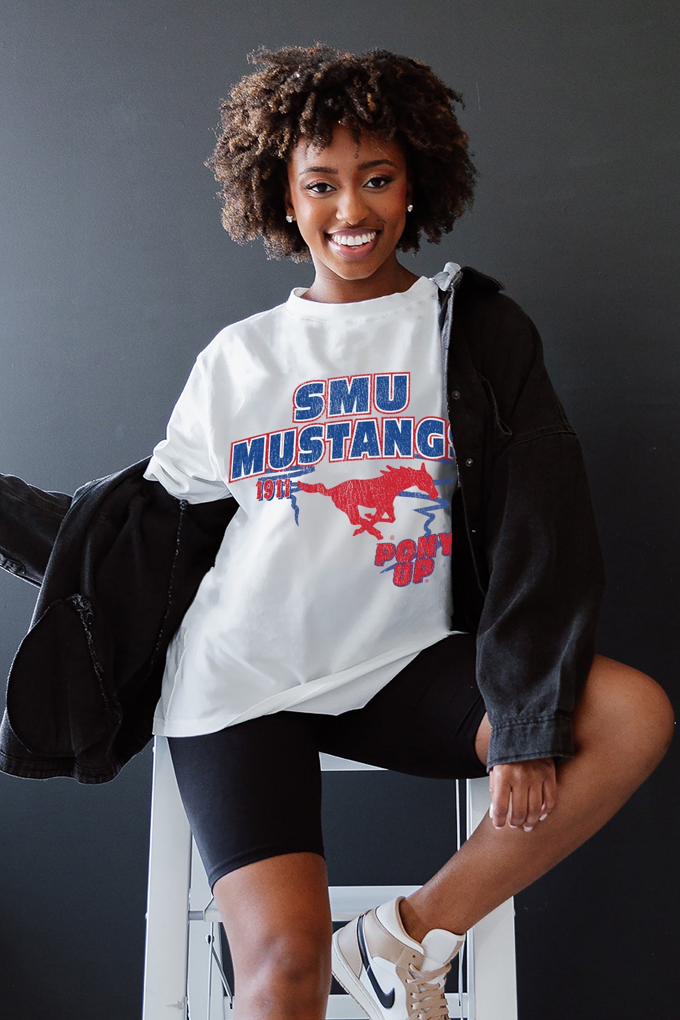 SMU MUSTANGS IN THE LEAD OVERSIZED CREWNECK TEE