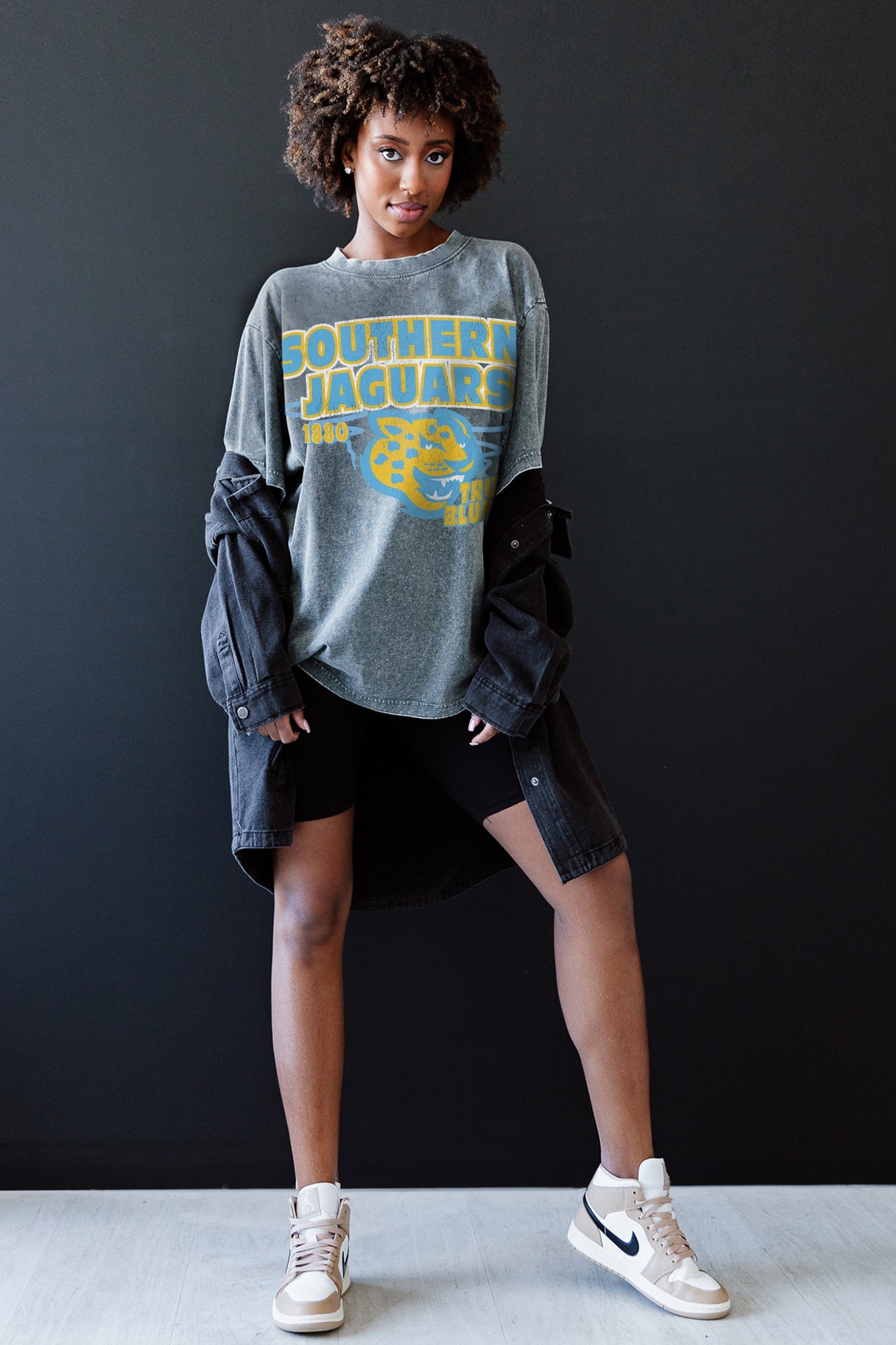 SOUTHERN JAGUARS KEEP THE LEAD OVERSIZED CREWNECK TEE