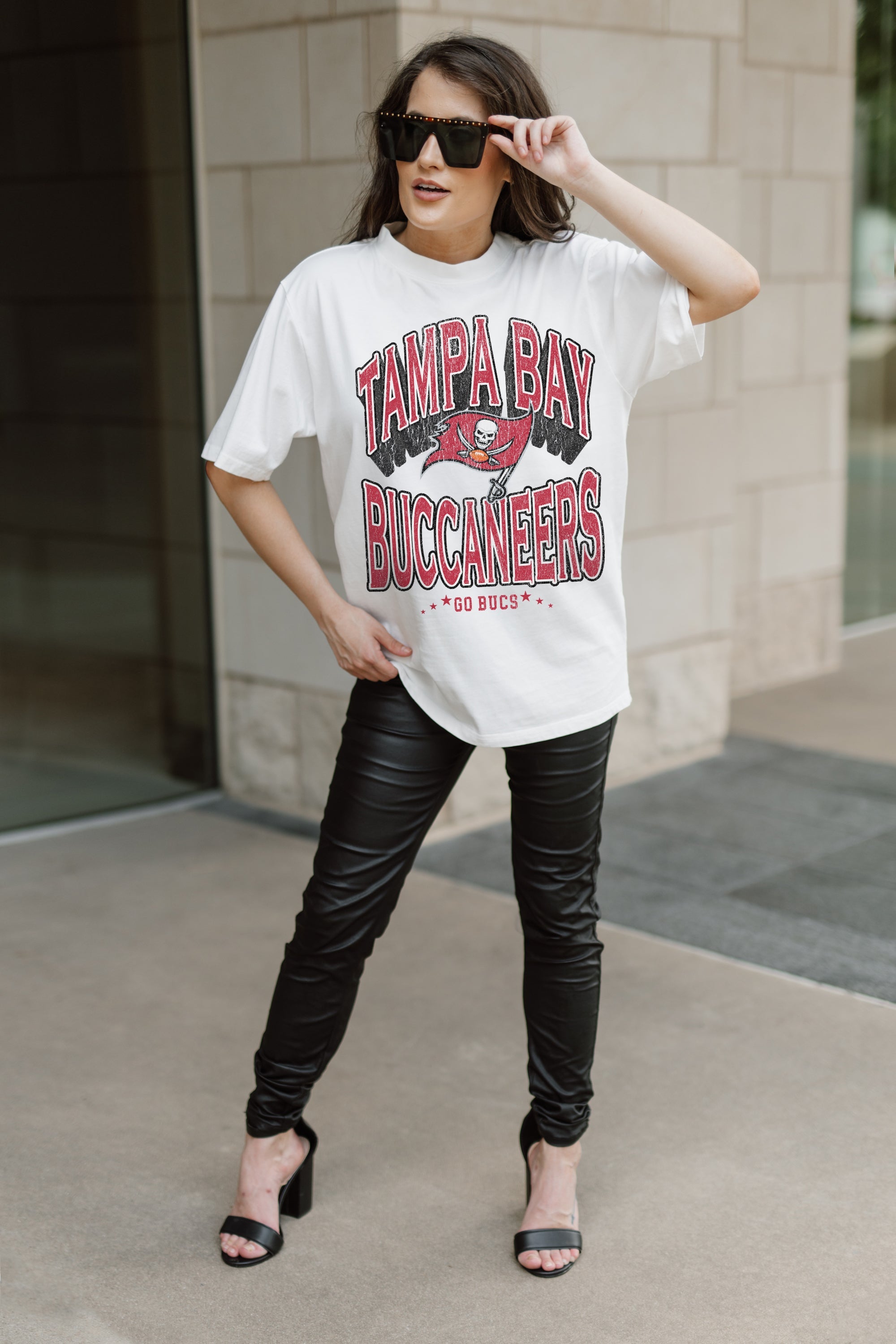 TAMPA BAY BUCCANEERS SHAKEDOWN OVERSIZED CREWNECK TEE