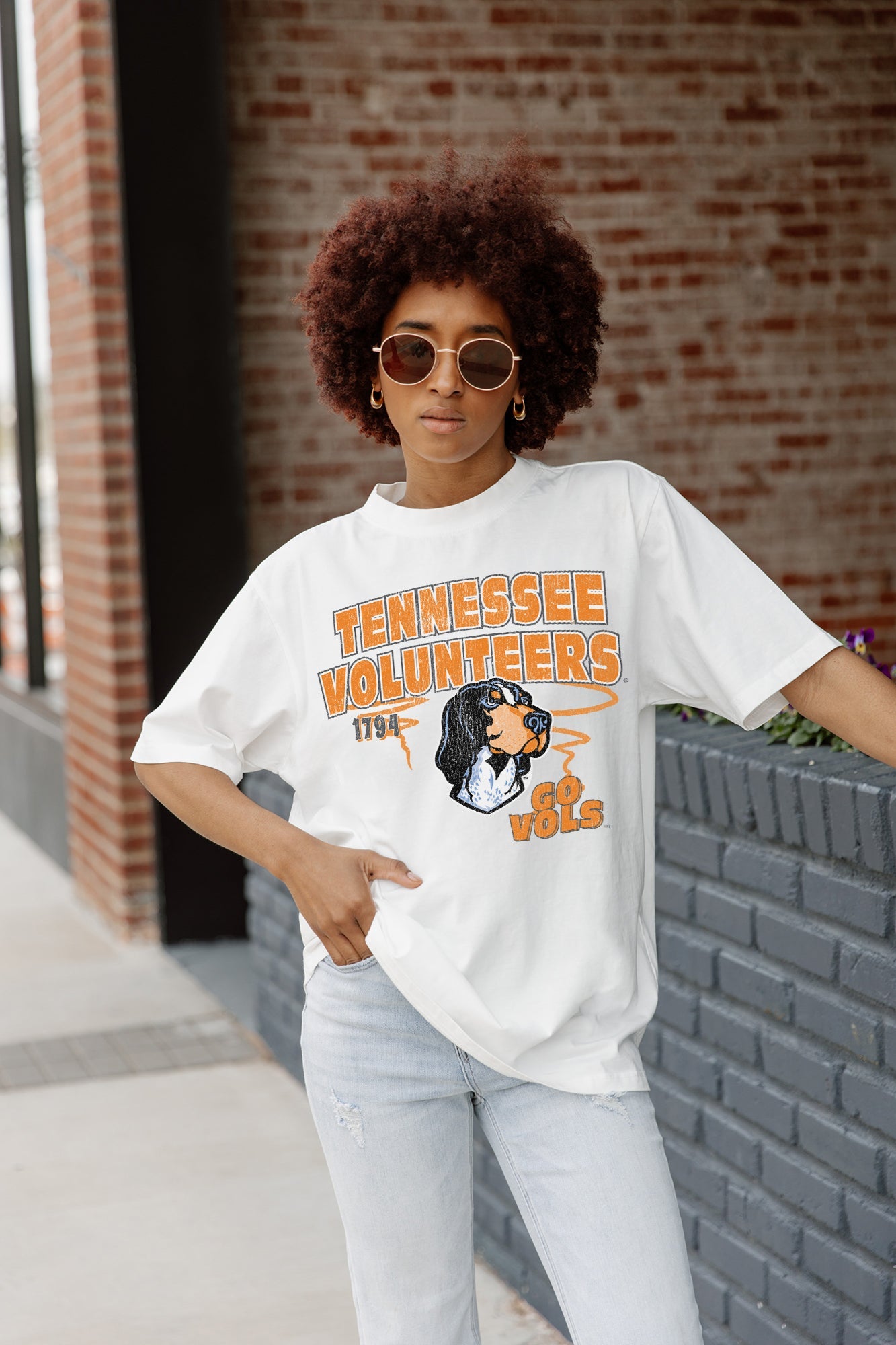 TENNESSEE VOLUNTEERS IN THE LEAD OVERSIZED CREWNECK TEE