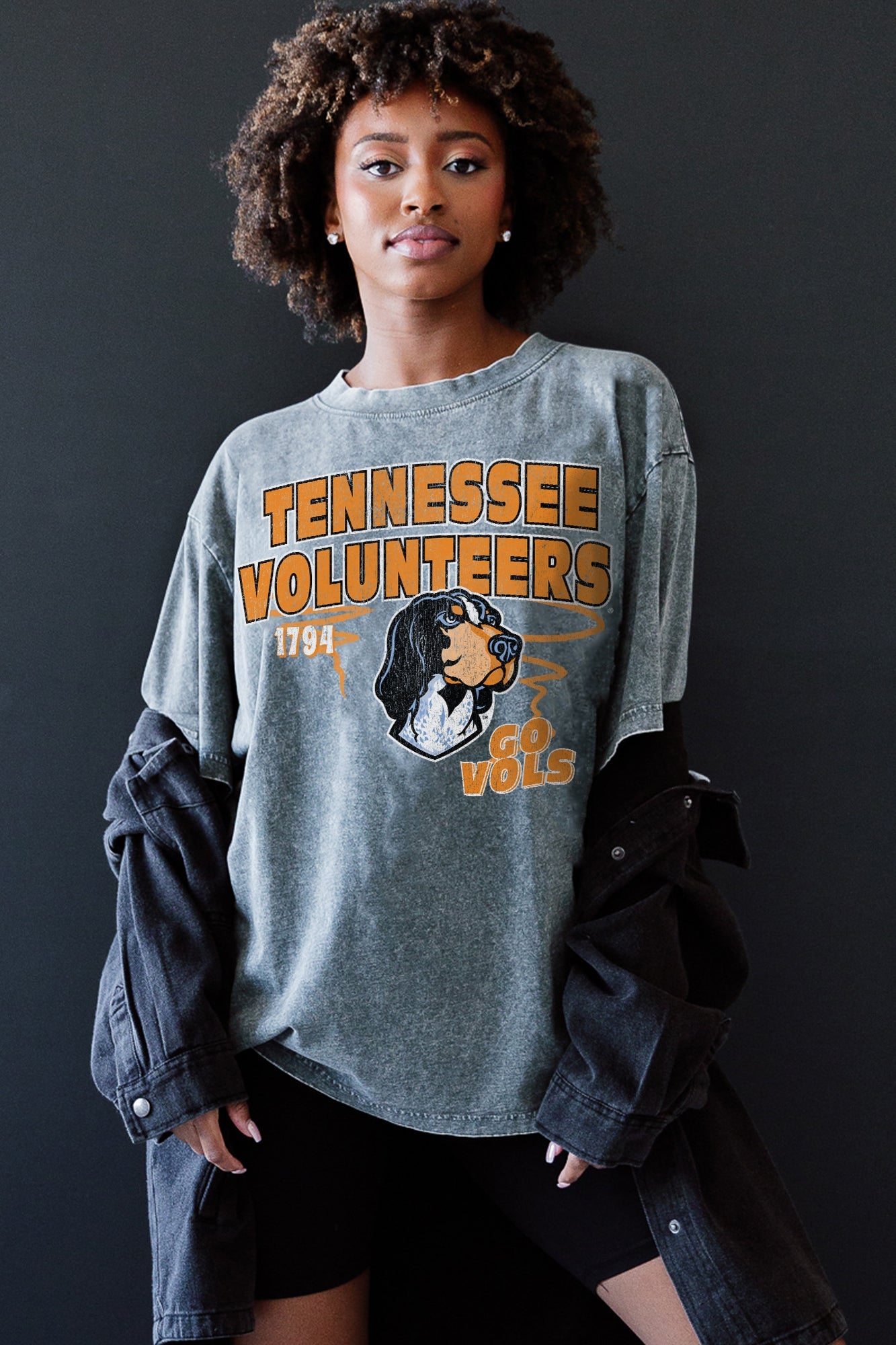 TENNESSEE VOLUNTEERS KEEP THE LEAD OVERSIZED CREWNECK TEE