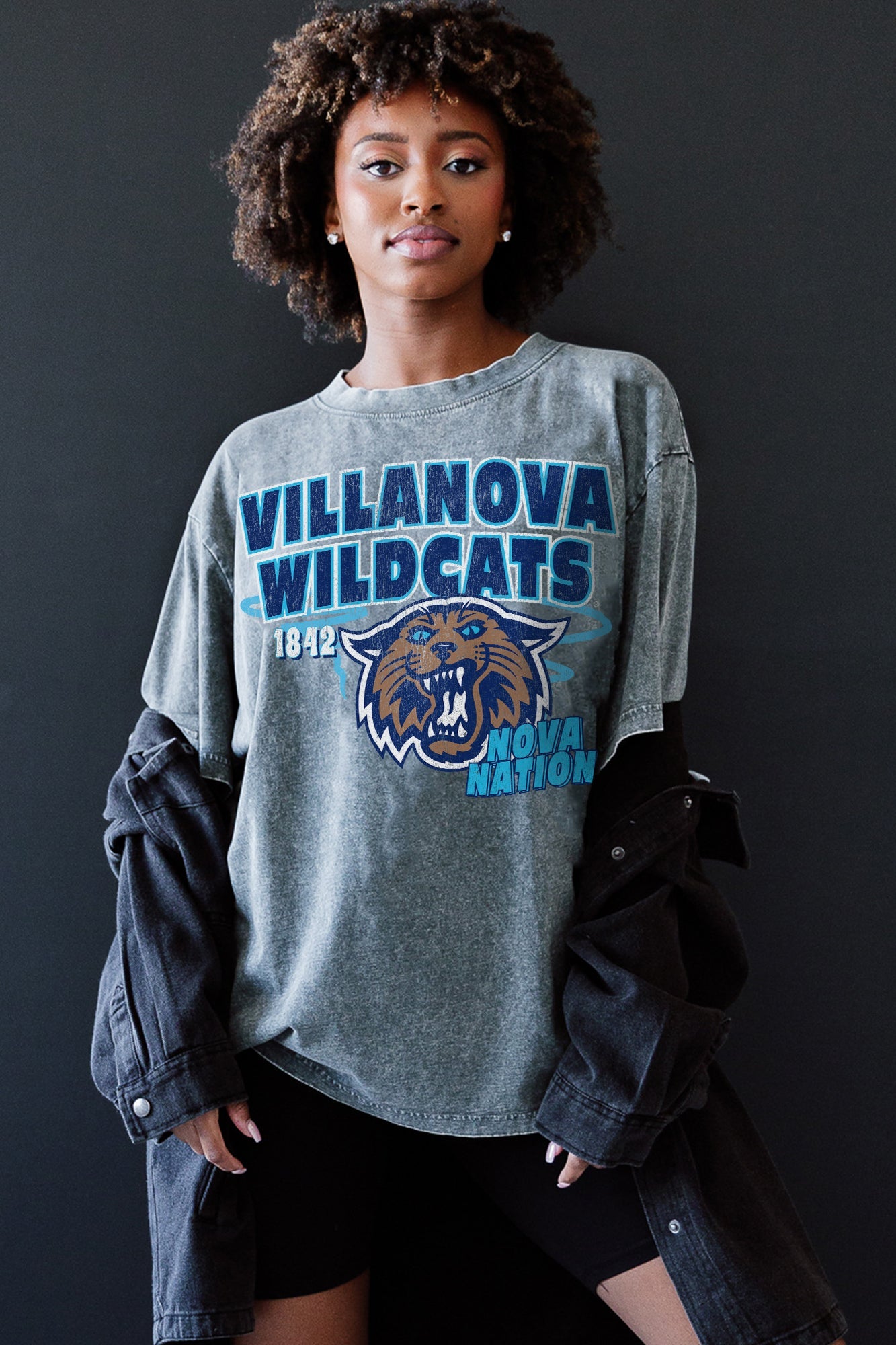 VILLANOVA WILDCATS KEEP THE LEAD OVERSIZED CREWNECK TEE