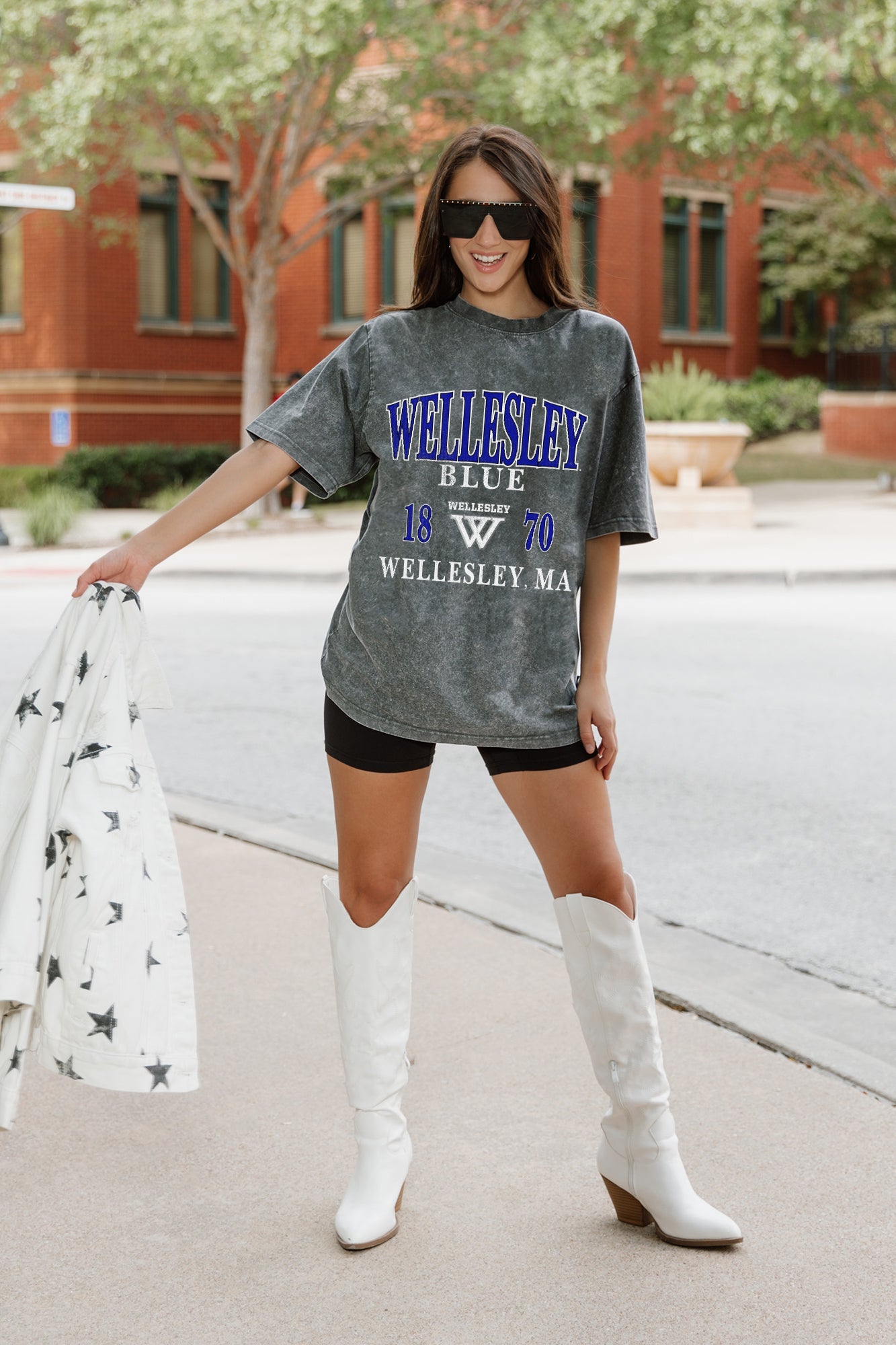 WELLESLEY BLUE THROWBACK OVERSIZED CREWNECK TEE