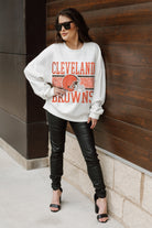 CLEVELAND BROWNS FAIR CATCH PREMIUM FLEECE DROP SHOULDER CREWNECK PULLOVER