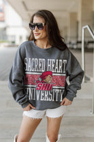 SACRED HEART PIONEERS WILD TAILGATE PREMIUM FLEECE DROP SHOULDER CREWNECK PULLOVER