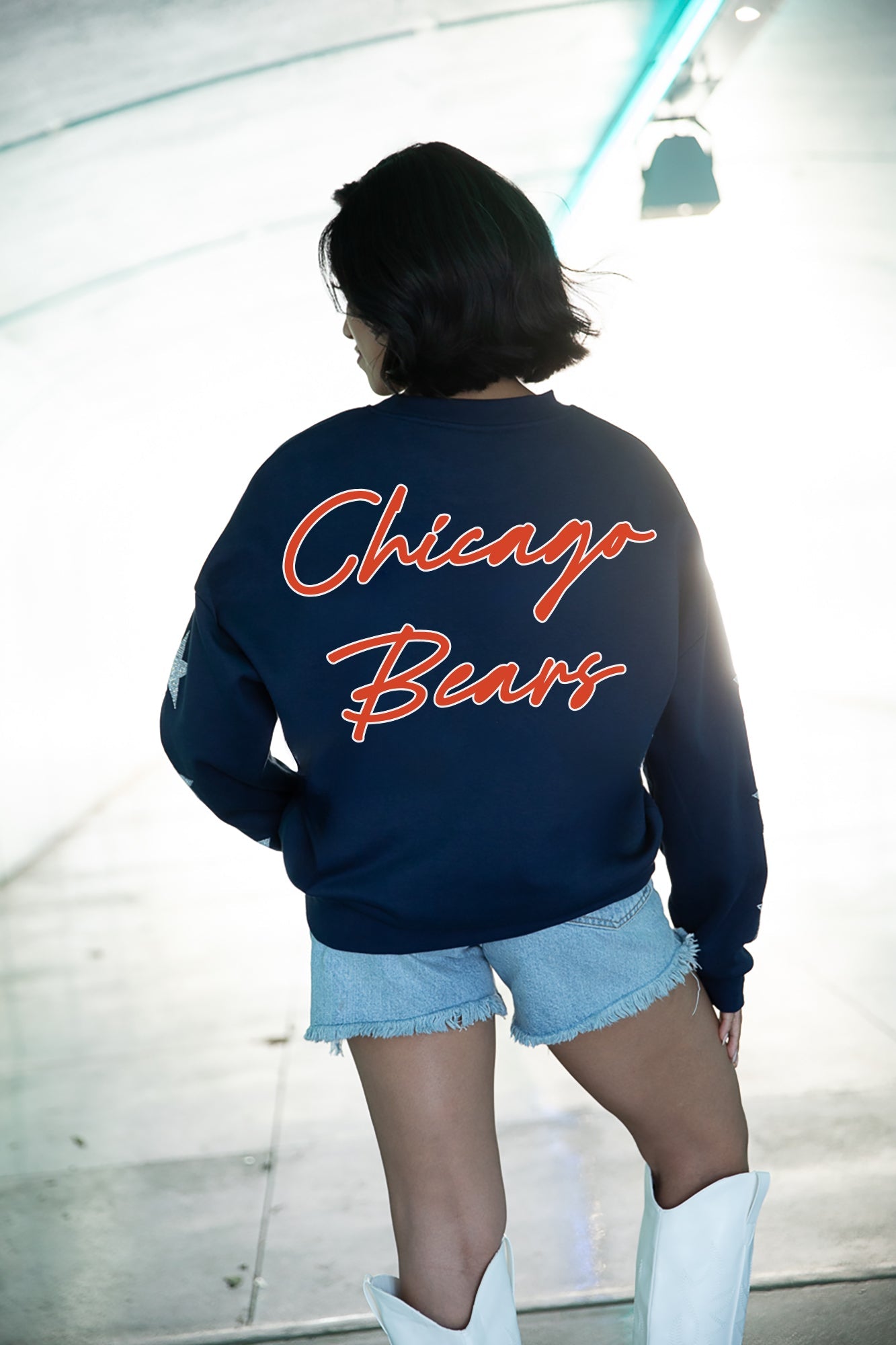 CHICAGO BEARS RADIANT ENERGY EMBELLISHED STAR SLEEVE CREWNECK PULLOVER