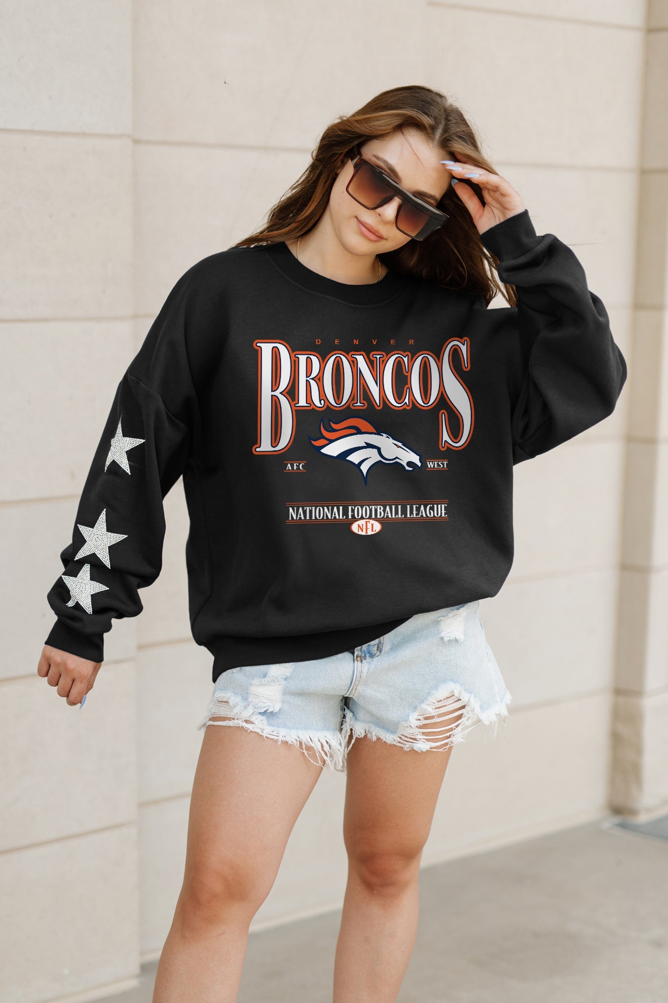 DENVER BRONCOS GAMEDAY GLIMMER EMBELLISHED STAR SLEEVE CREWNECK PULLOVER