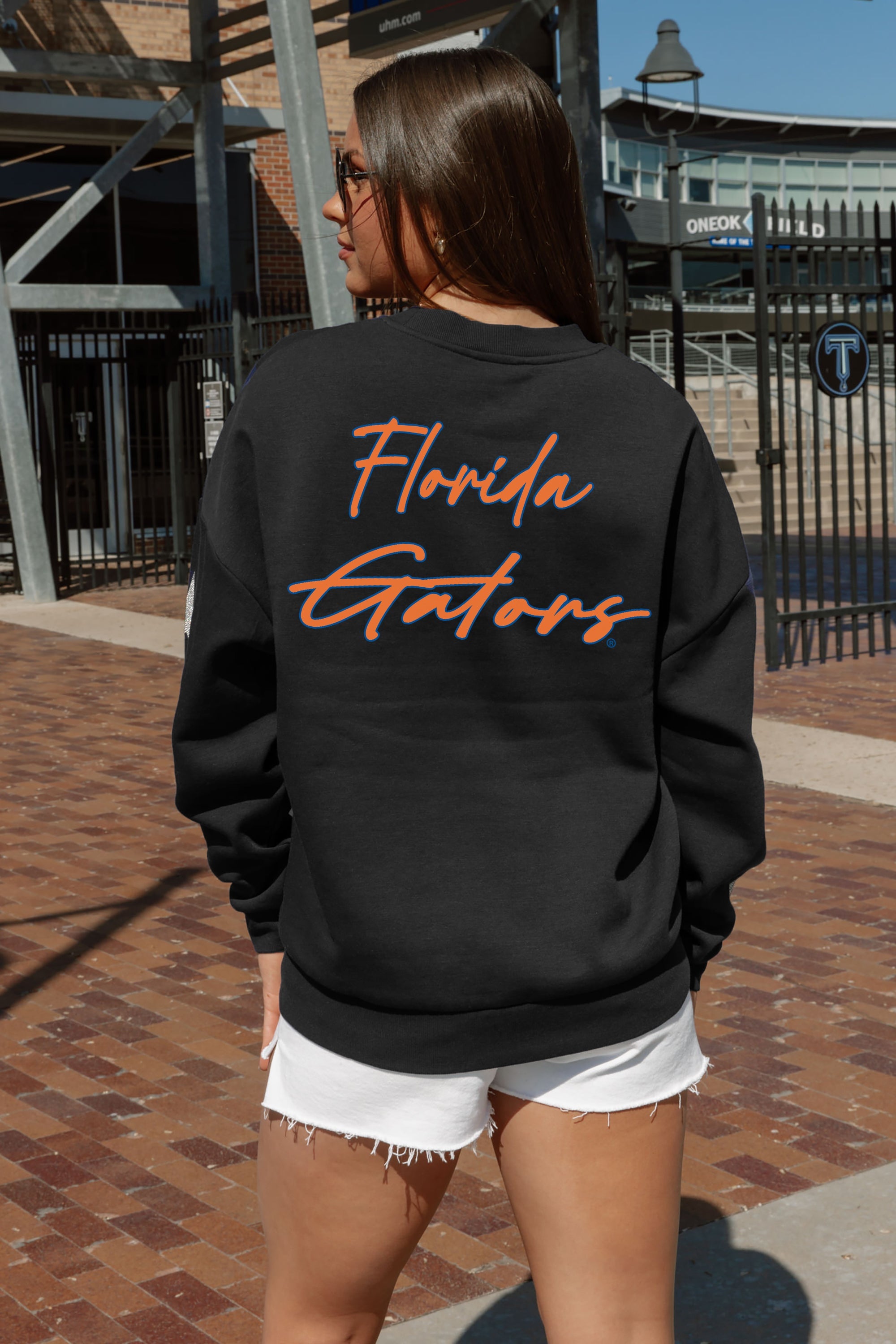 FLORIDA GATORS DEDICATION EMBELLISHED STAR SLEEVE CREWNECK PULLOVER