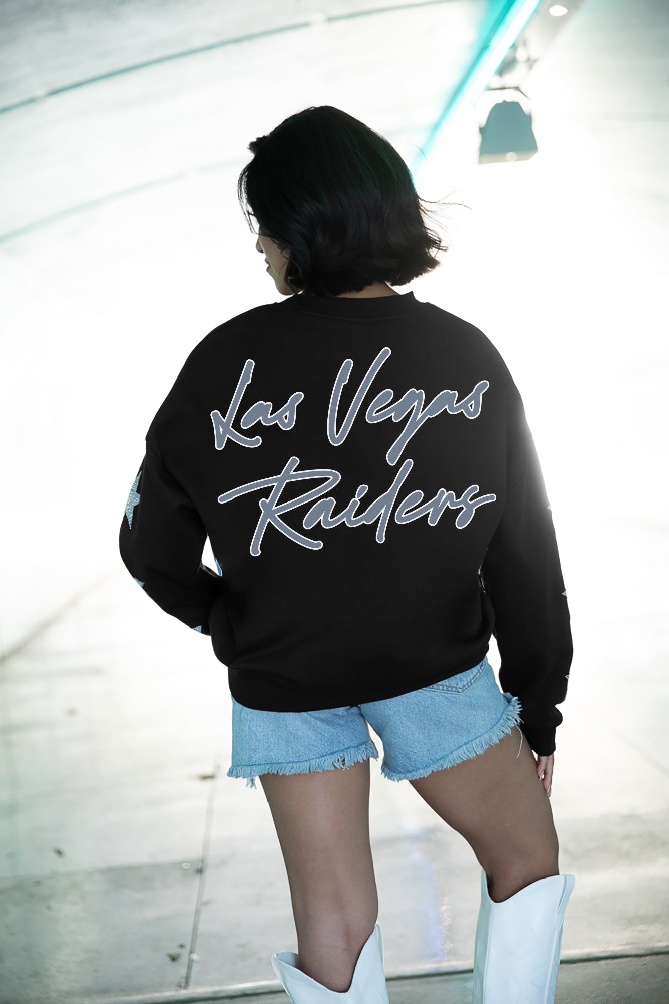 LAS VEGAS RAIDERS RADIANT ENERGY EMBELLISHED STAR SLEEVE CREWNECK PULLOVER