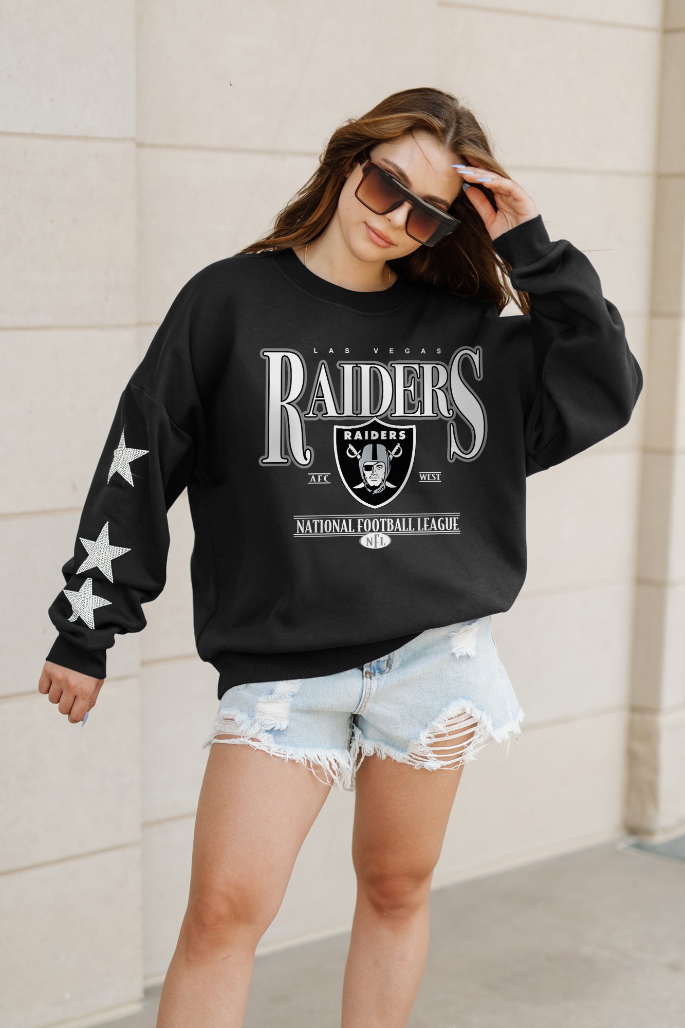 LAS VEGAS RAIDERS GAMEDAY GLIMMER EMBELLISHED STAR SLEEVE CREWNECK PULLOVER